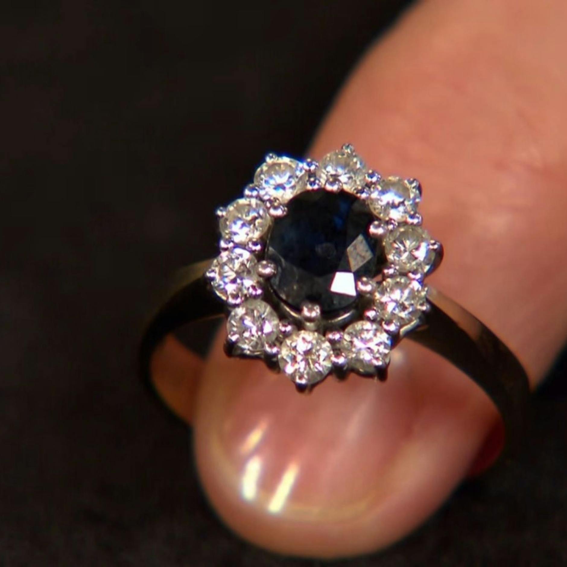 „Das war der Verlobungsring von Lady Diana“: „Bares für Rares“-Händlerin ist schockverliebt – Wahnsinn, wie teuer er ist!