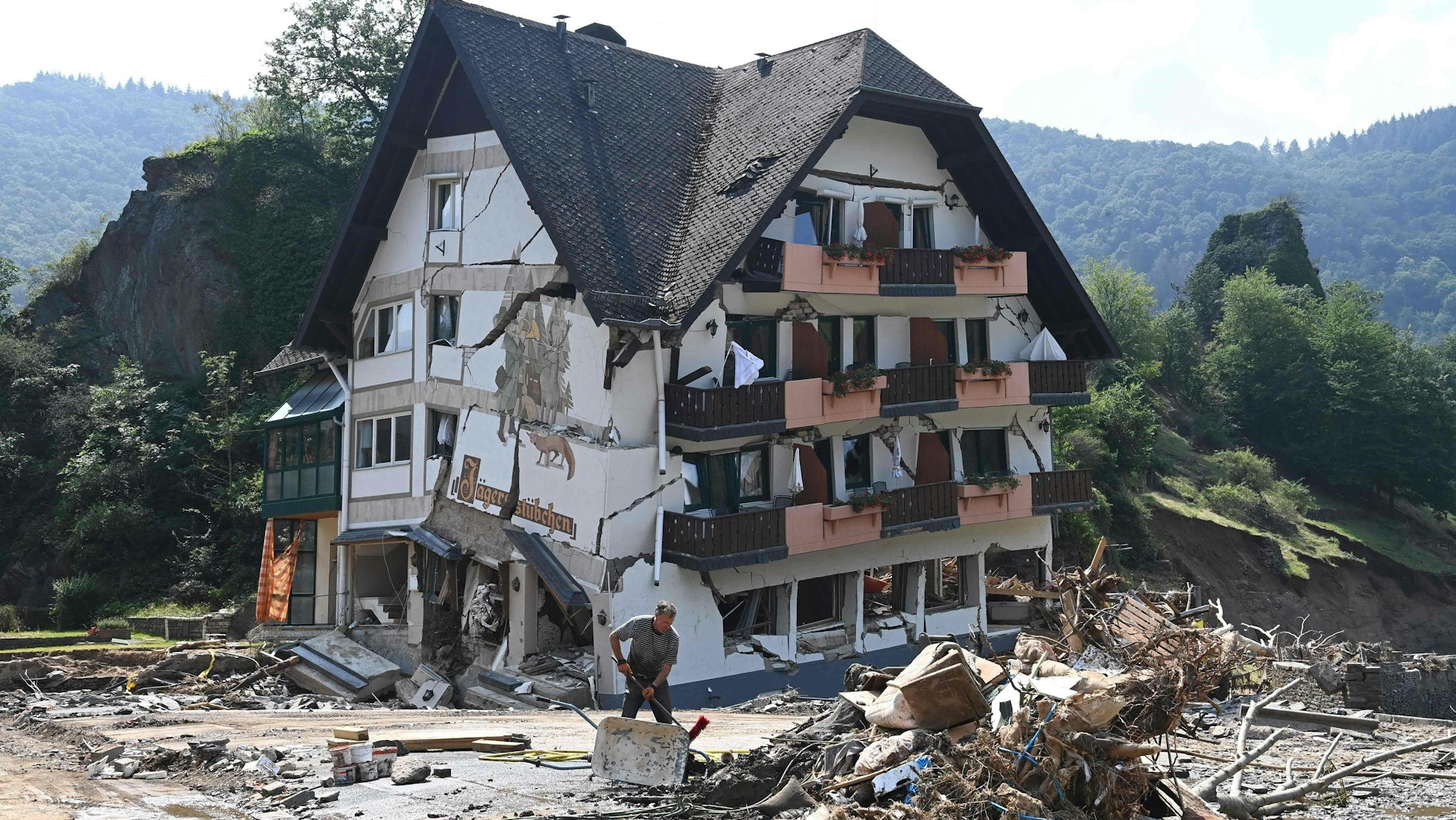 Durch eine Sturzflut zerstörtes Haus in Mayschoß, Rheinland-Pfalz
