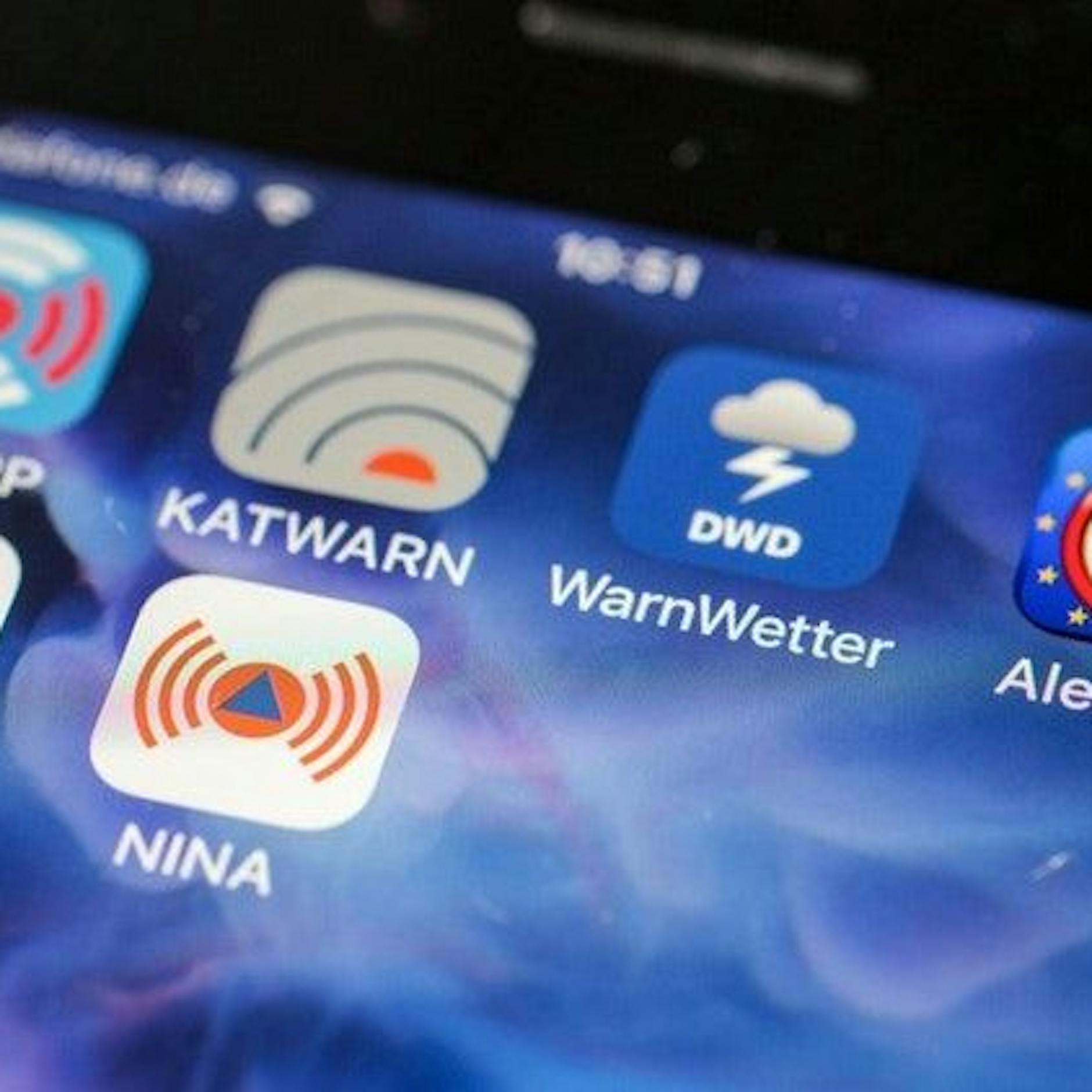 Ab 2022 gibt's Katastrophen-Warnungen per SMS! So funktioniert das neue System – was Handy-Nutzer jetzt wissen müssen