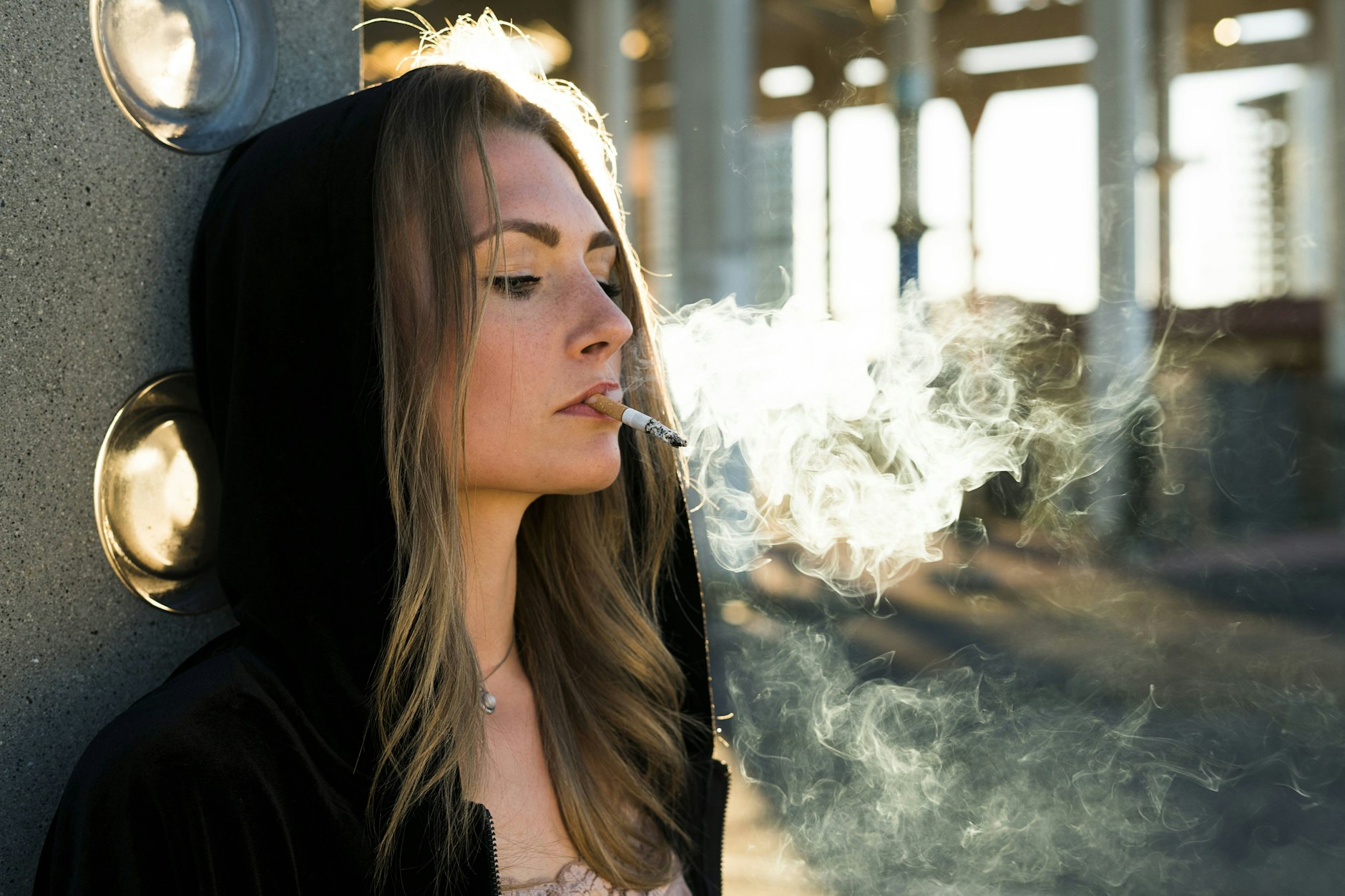 Unter anderem kann Rauchen die Alterung beschleunigen sowie Herz-Kreislauf-Erkrankungen und Diabetes verursachen. (Symbolbild) 