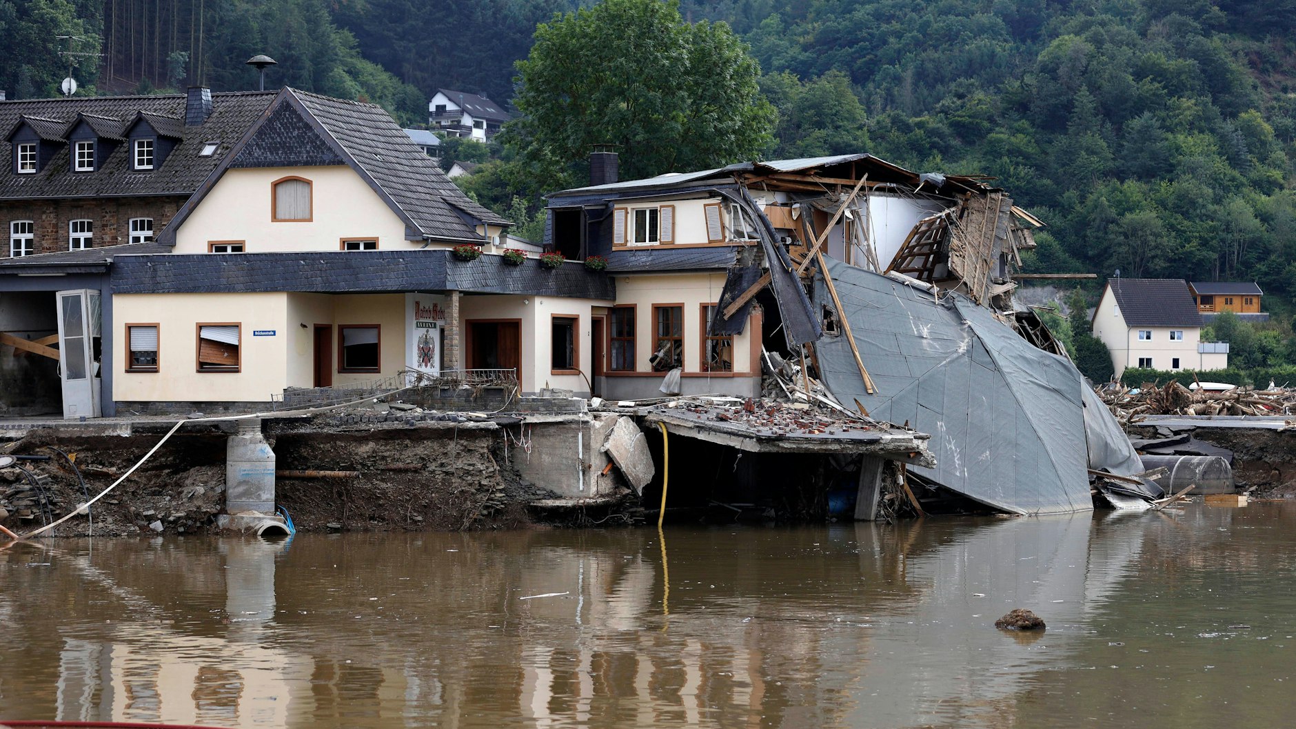 Teile von NRW und Rheinland-Pfalz wurden von der Flut schwer getroffen.