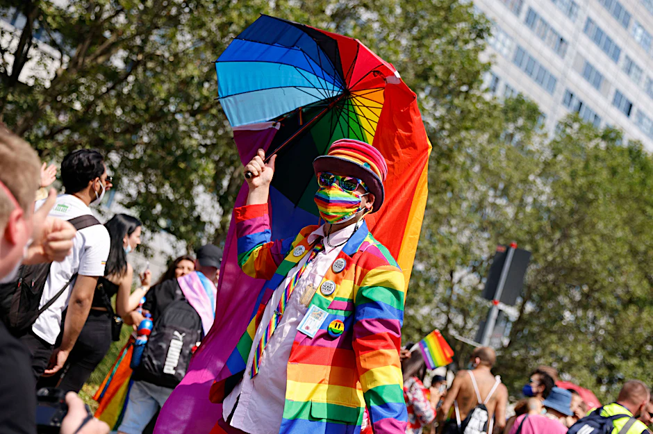 Die 43. „Christopher Street Day“-Parade 2021 unter dem Motto „Save our Community – Save your Pride“ startete in der Leipziger Straße.