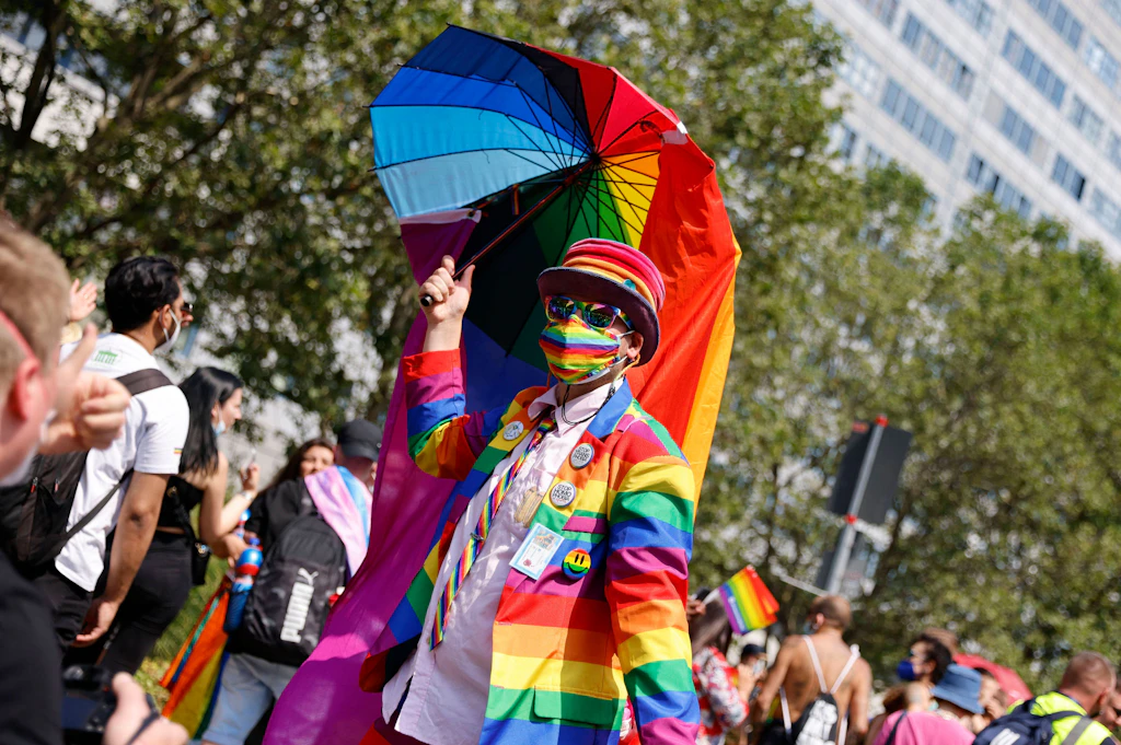 CSD in Berlin: 65.000 Menschen feiern und tanzen in den Straßen