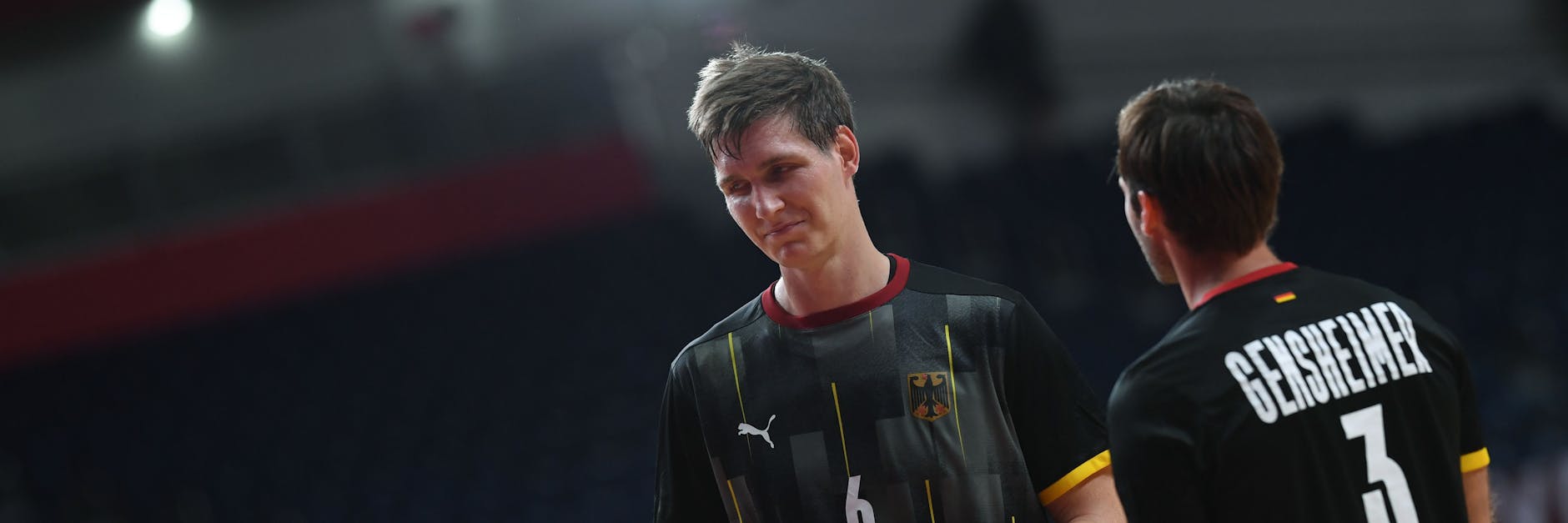 Finn Lemke (l) und Uwe Gensheimer haben mit ihrer Mannschaft zum Olympia-Auftakt gegen Spanien verloren.