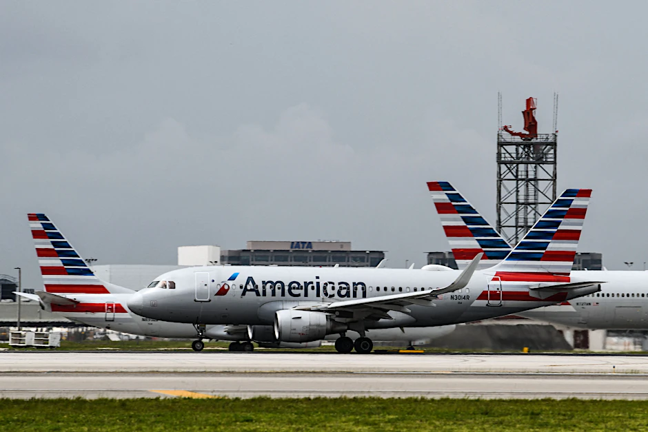 Flugzeuge von American Airlines. Die USA halten an ihrem Einreisestopp für Ausländer aus Europa und anderen Ländern fest.