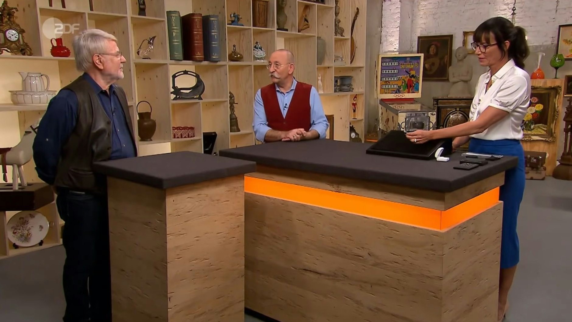 Bei&nbsp;„Bares für Rares“ schätzte Expertin Dr. Heide Rezepa-Zabel den großen Stein im Ring auf 4,35 Karat.