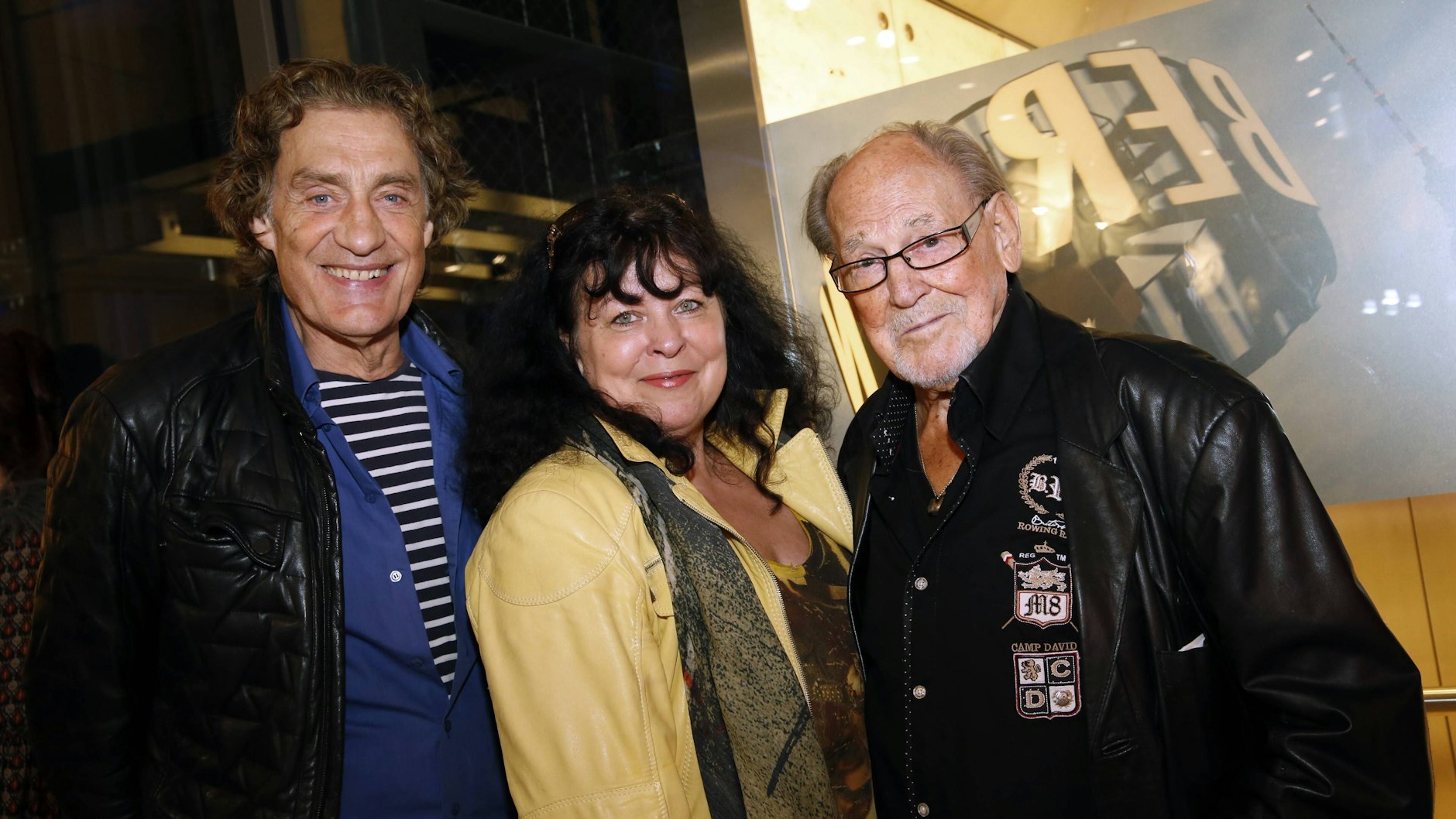 Sie waren gute Freunde: Winfried Glatzeder, Heike und Herbert Köfer bei einem Empfang&nbsp; im Berliner Verlag (2017), in dem auch der KURIER erscheint.