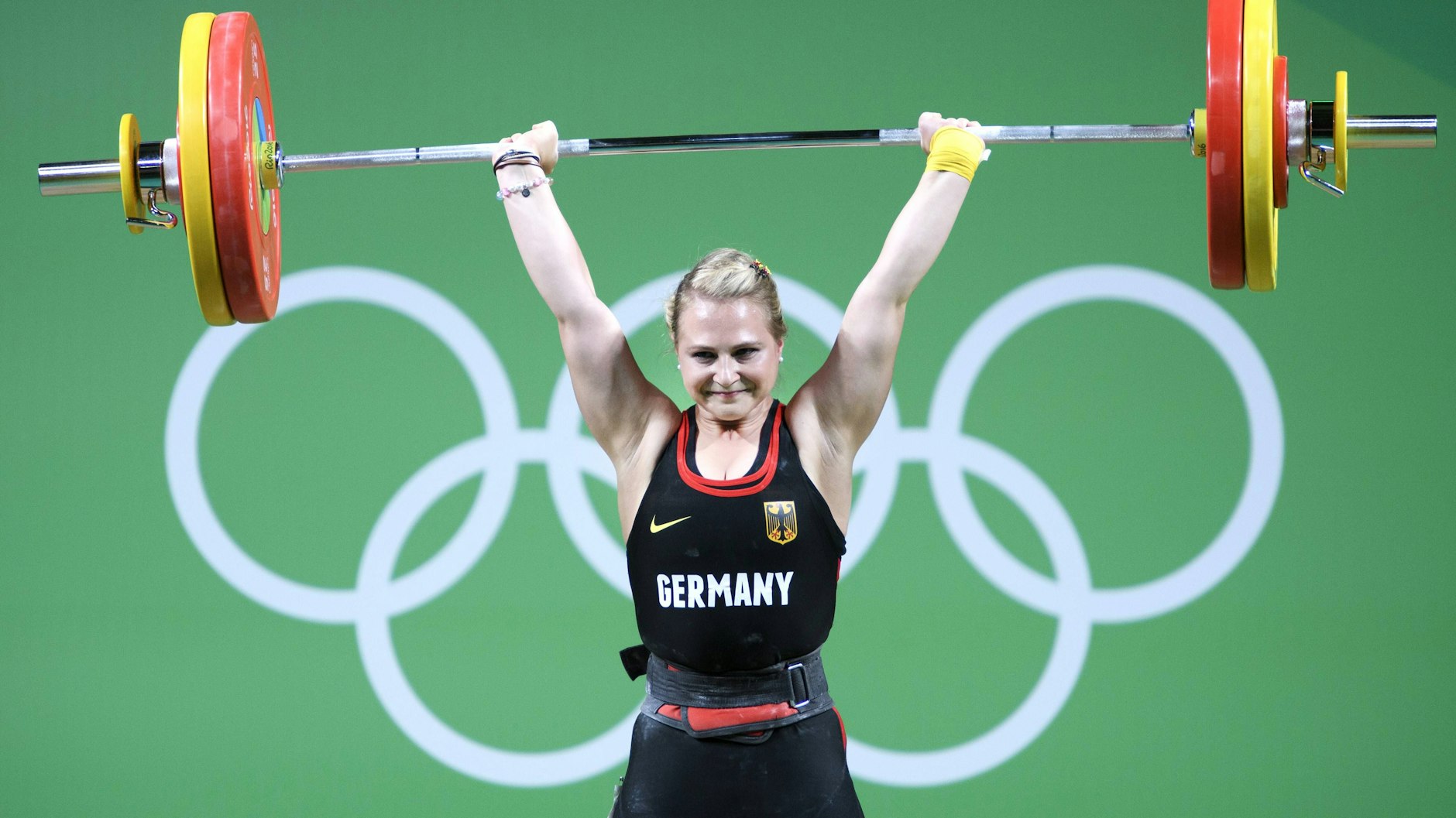 Gewichtheberin Sabine Kusterer musste für ihren Olympia-Traum richtig abspecken, um das Gewichtslimit bis 59 Kilo zu schaffen.