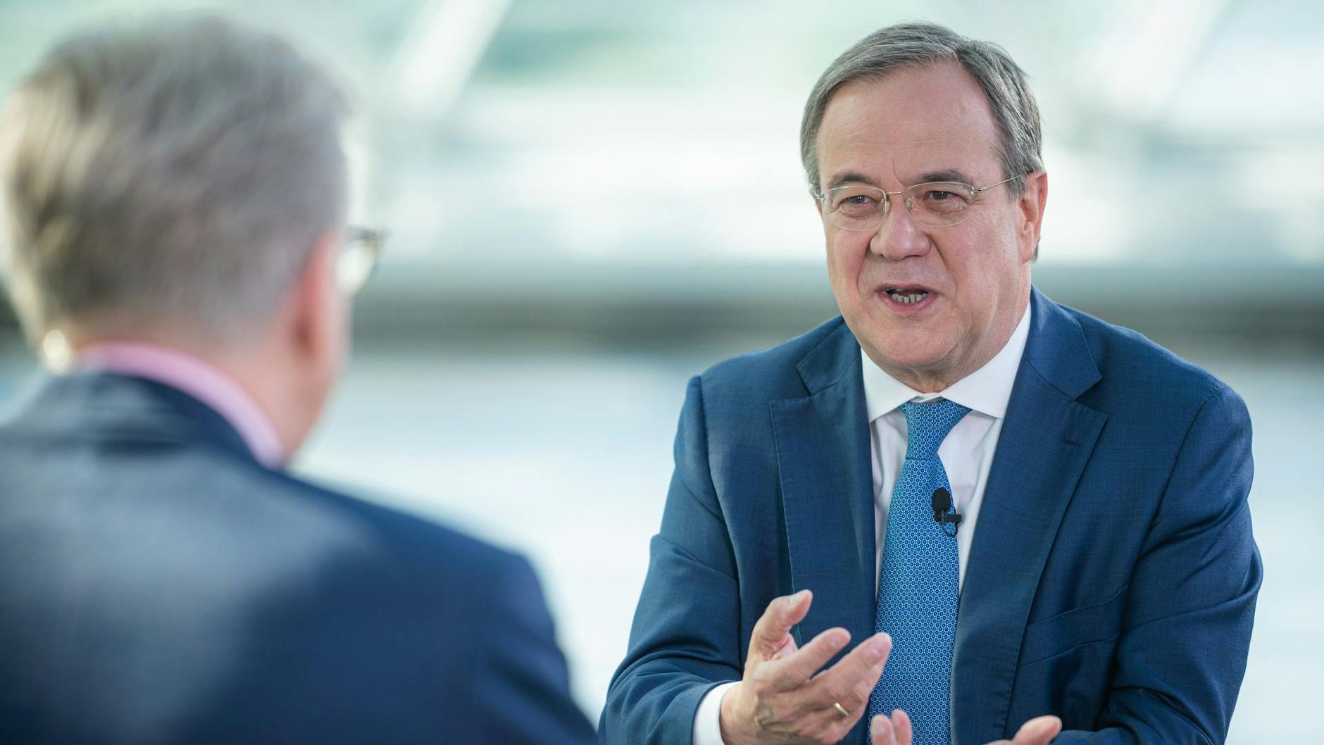 Kanzlerkandidat der Union, Armin Laschet, im Interview mit Theo Koll, dem Leiter des ZDF-Hauptstadtstudios Berlin.