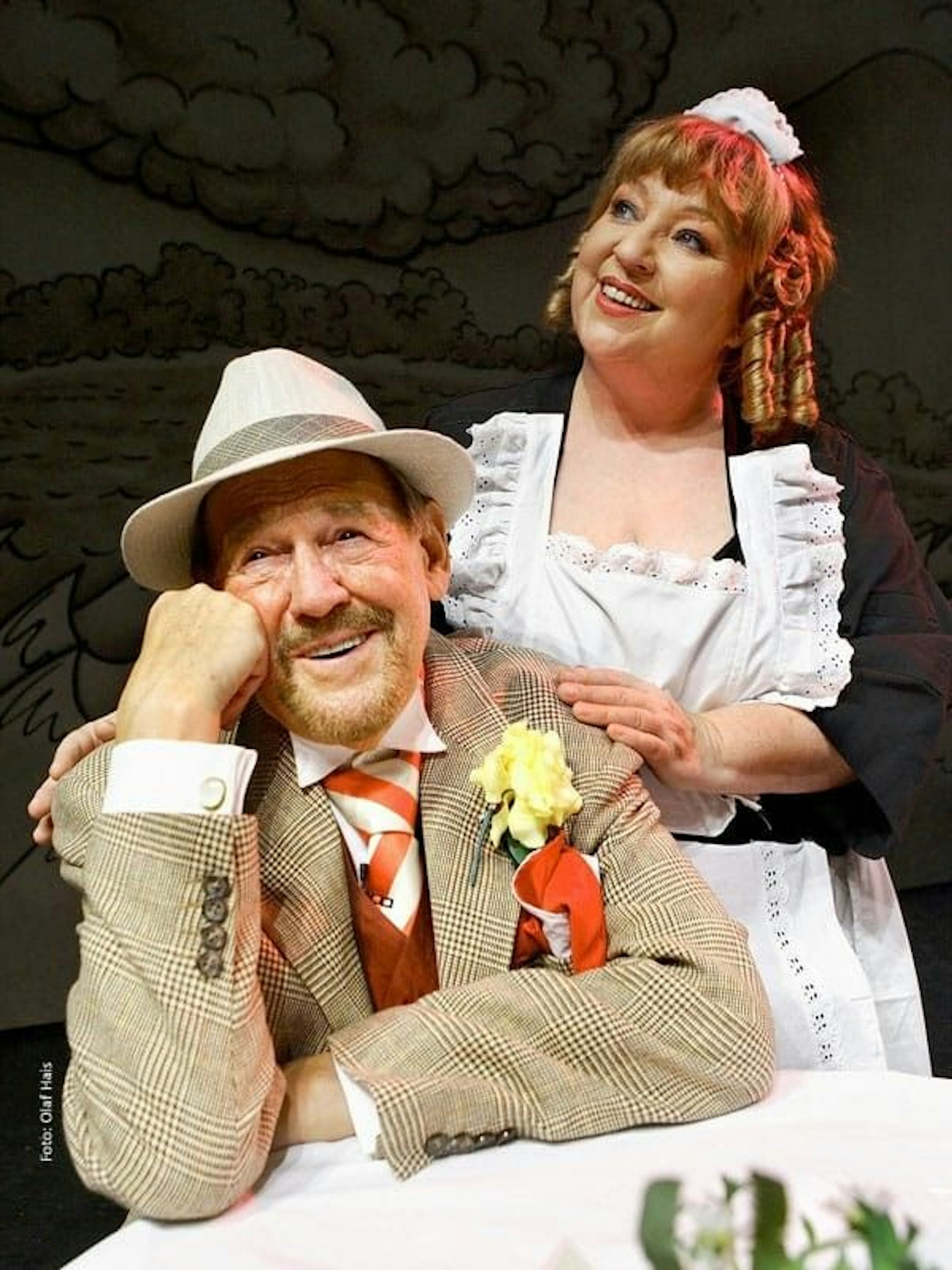 Herbert Köfer und Angelika Mann auf der Bühne im Singspiel „Im weißen Rössl“, 2006 in der Comödie Dresden<br>