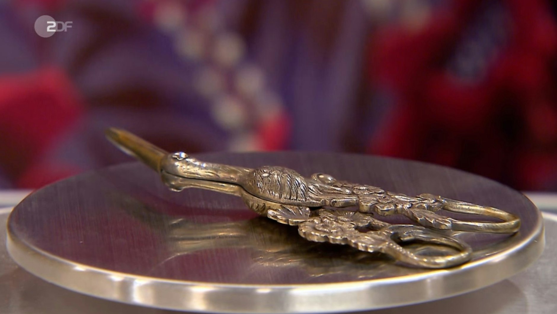 Die Störche kommen auf die „Bares für Rares“-Waage, denn sie sind aus massivem Silber.