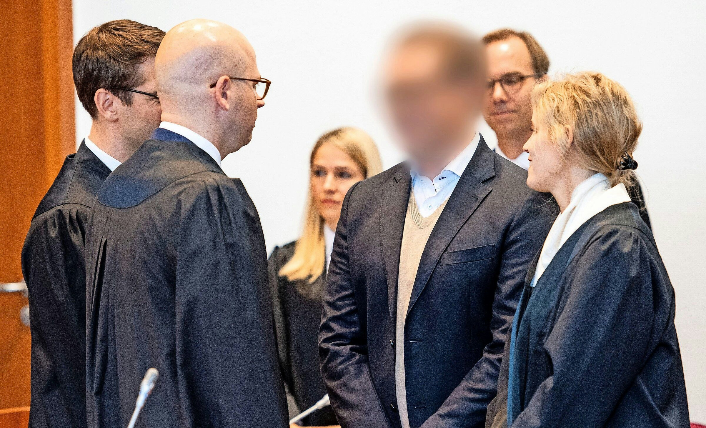 Cum-Ex-Geschäfte: Bundesgerichtshof entscheidet, dass täuschen,  tricksen und abkassieren tatsächlich eine Straftat ist  ... - Vimarsana News