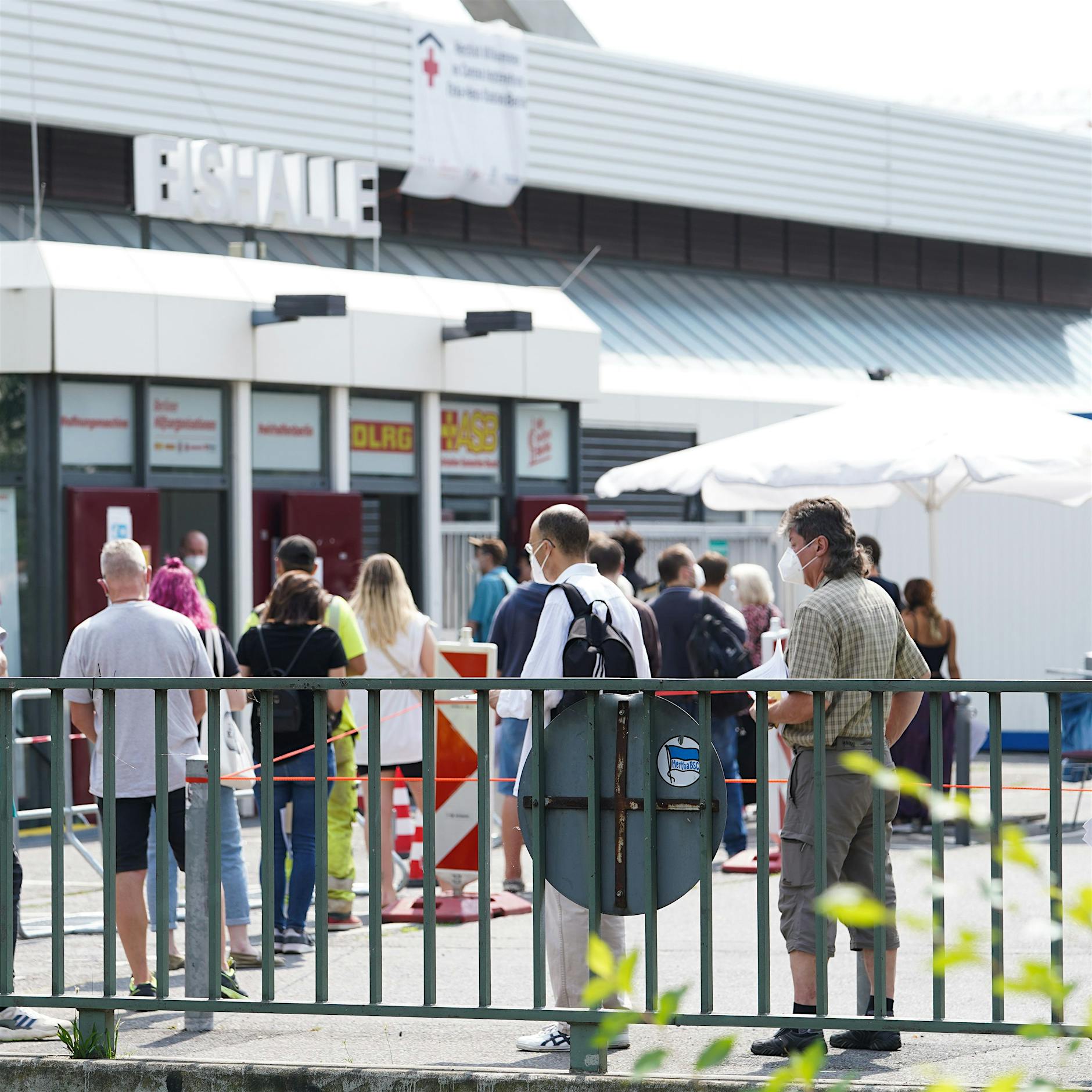 Corona in Berlin: Impfzentrum im Erika-Heß-Eisstadion macht dicht