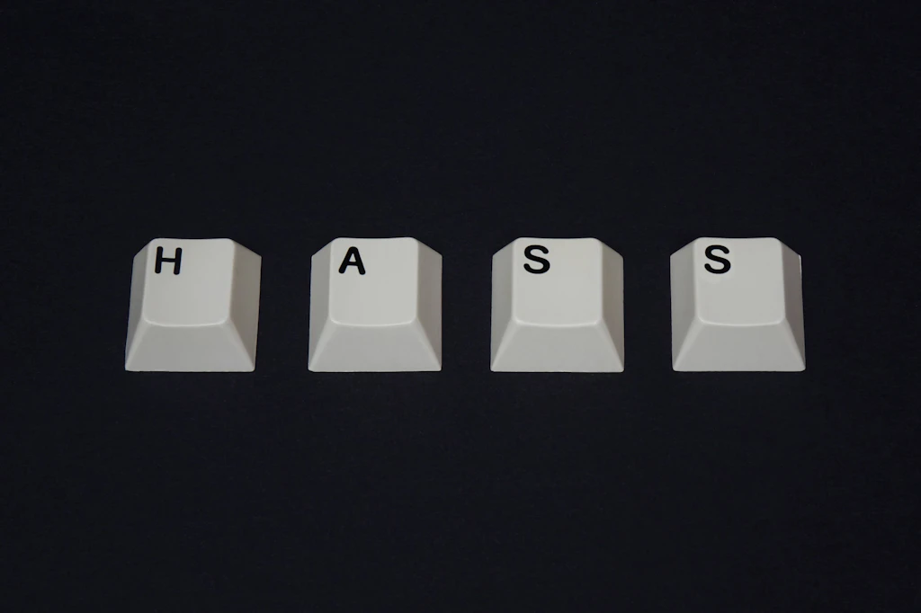 Hassrede: Wann Facebook Nutzer blockieren darf