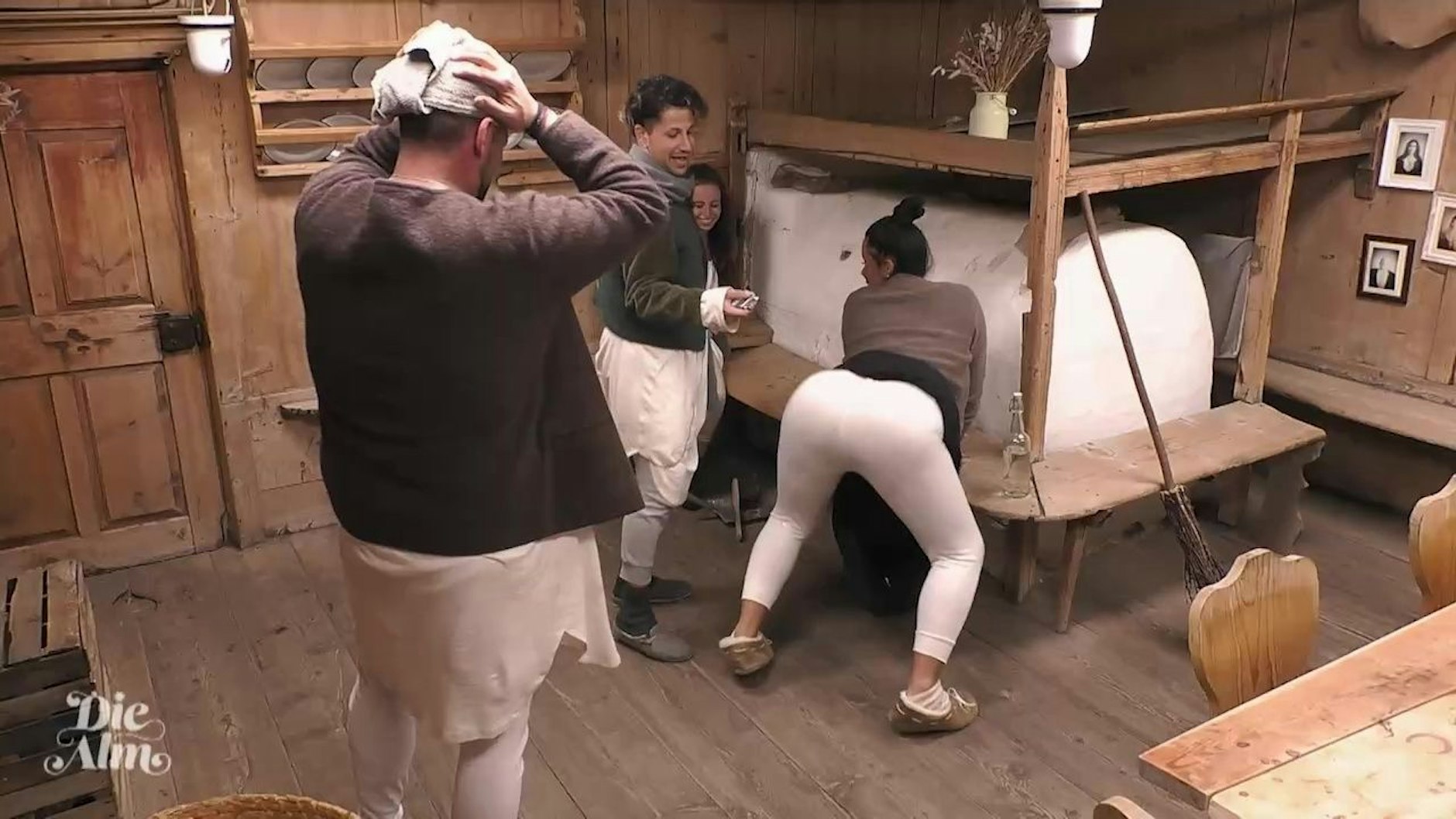 Zeigte bei „Die Alm“, wie man richtig twerkt: Paris Herms mit ihrem XXL-Popo.