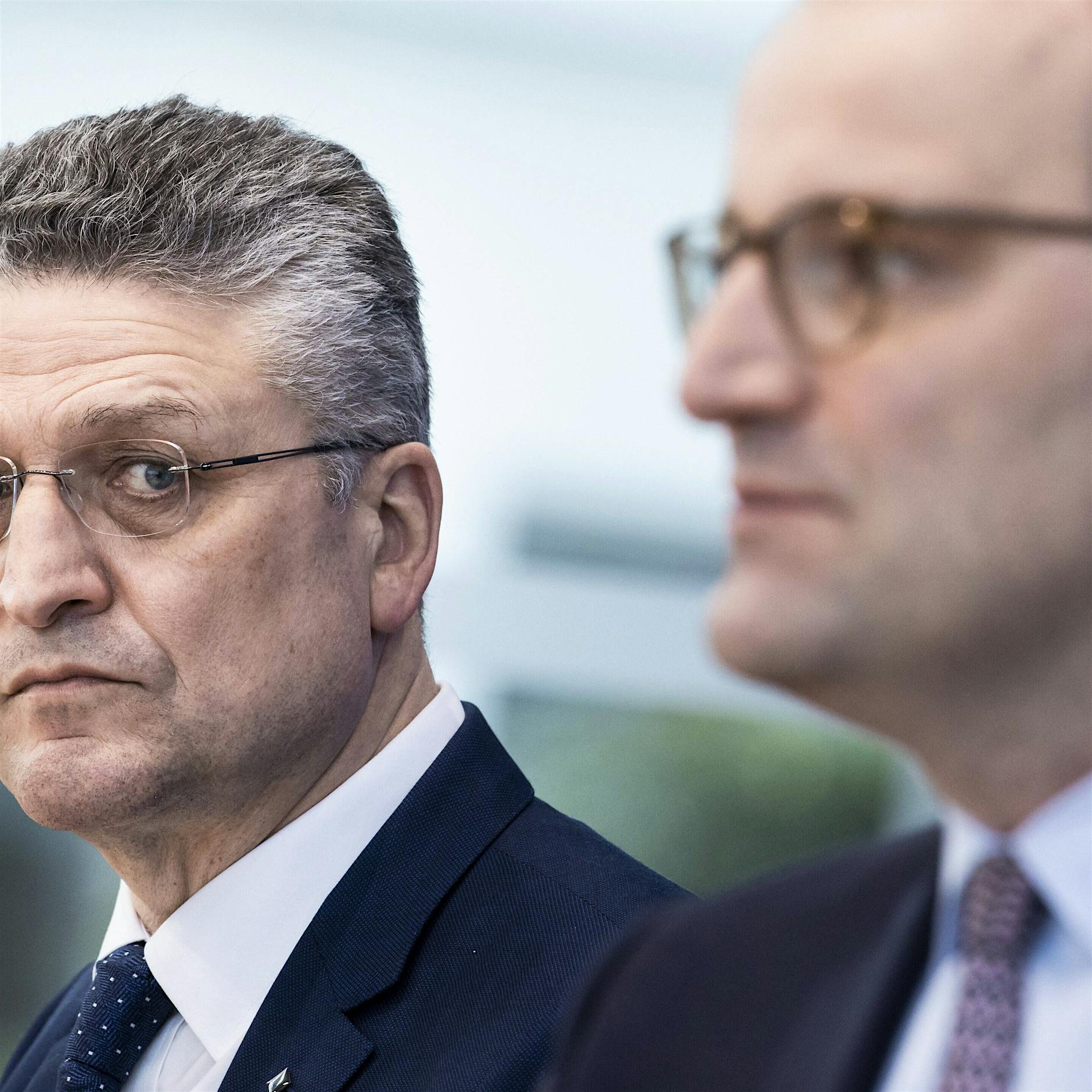 Streit mit dem RKI: Spahn widerspricht Wieler bei Inzidenz