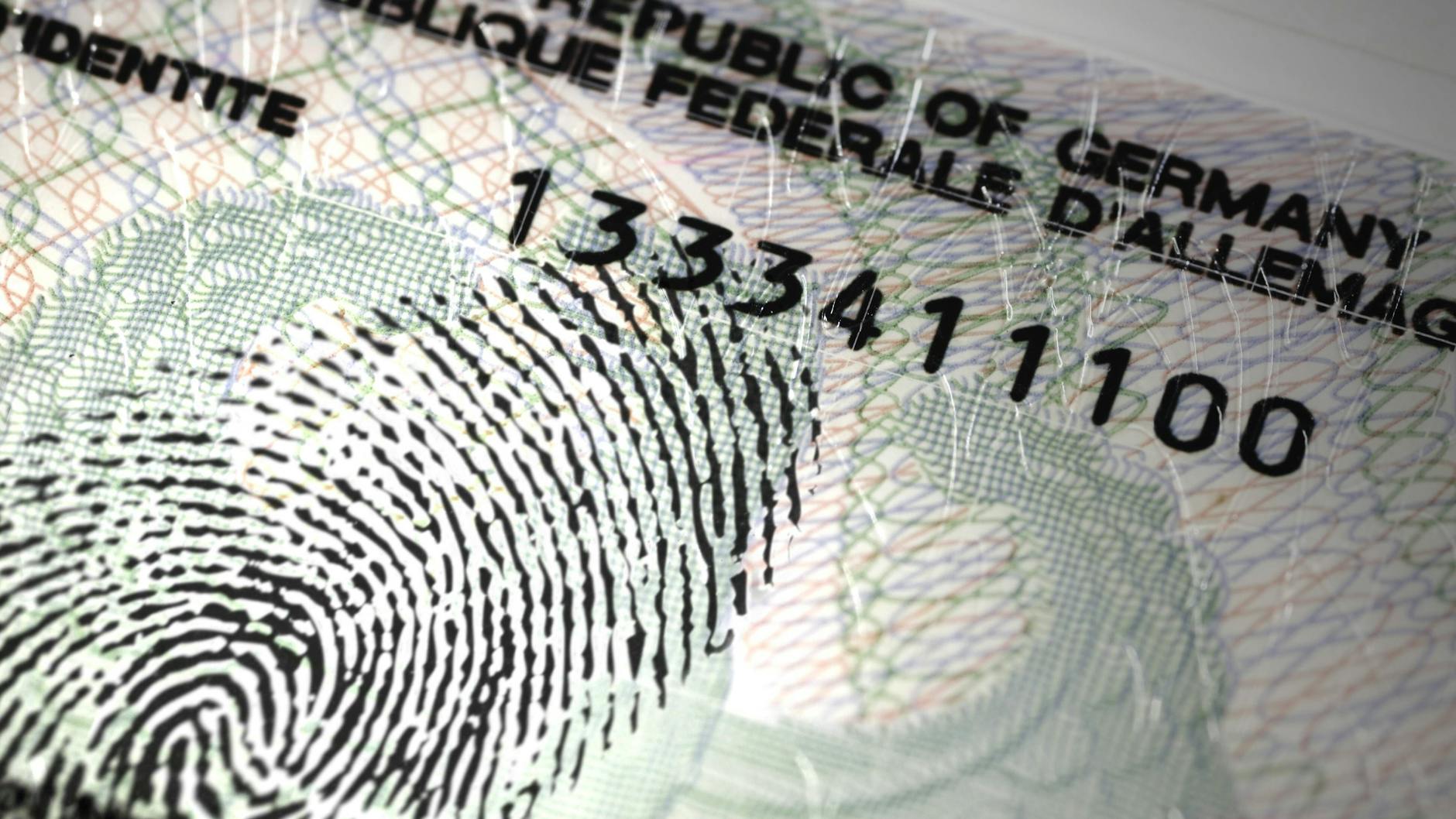 Ab 2. August werden bei Anträgen für einen Personalausweis Fingerabdrücke genommen.