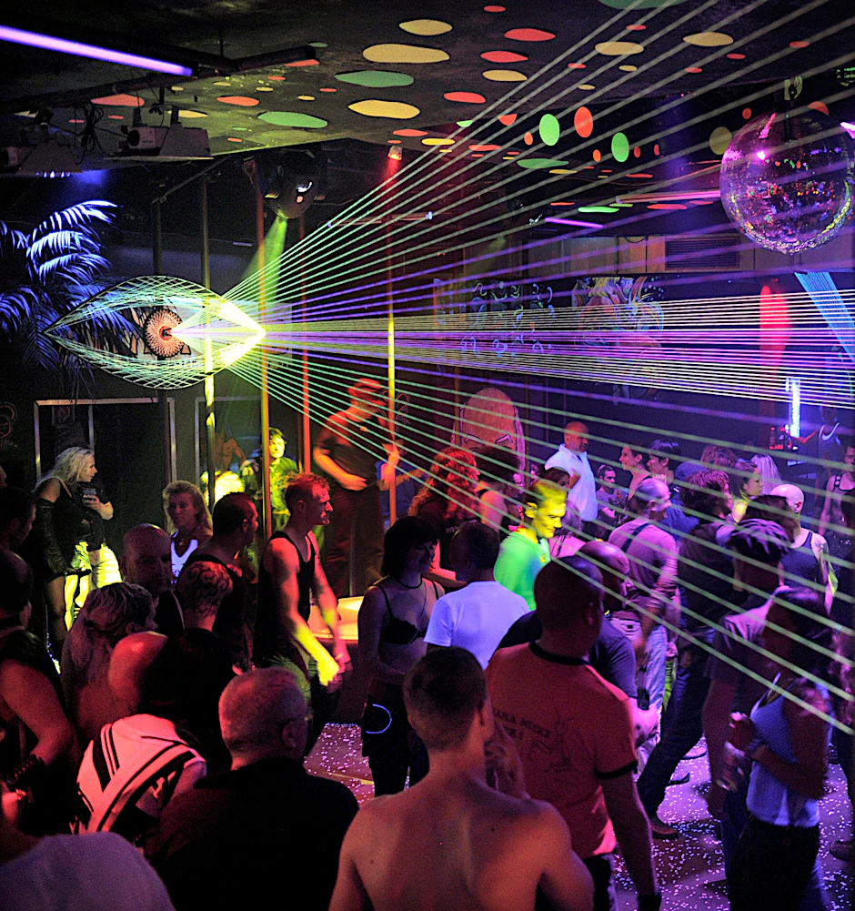 Eine volle Tanzfläche im Kitkat-Club in Berlin-Mitte: Es ist ein Bild aus längst vergangenen Tagen. Vom 6. bis 8. August haben PCR-Getestete nun wieder Zutritt.&nbsp;<br>