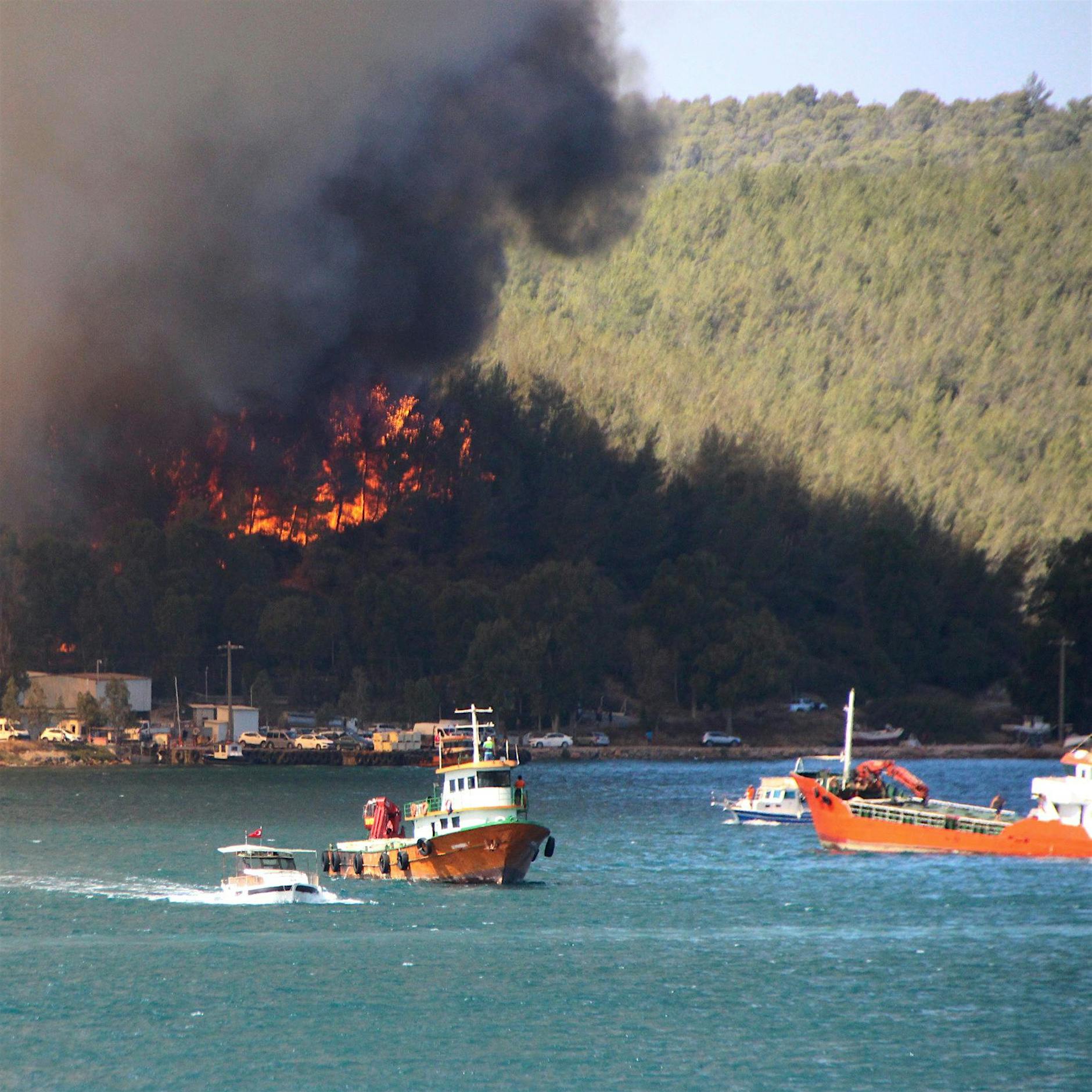 Massive Waldbrände in der Türkei: Hotels evakuiert