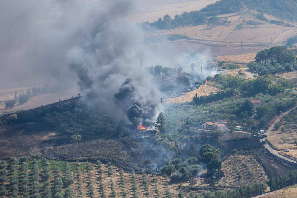 Hunderte Waldbrände auf Sizilien – Feuer vor Großstadt Catania