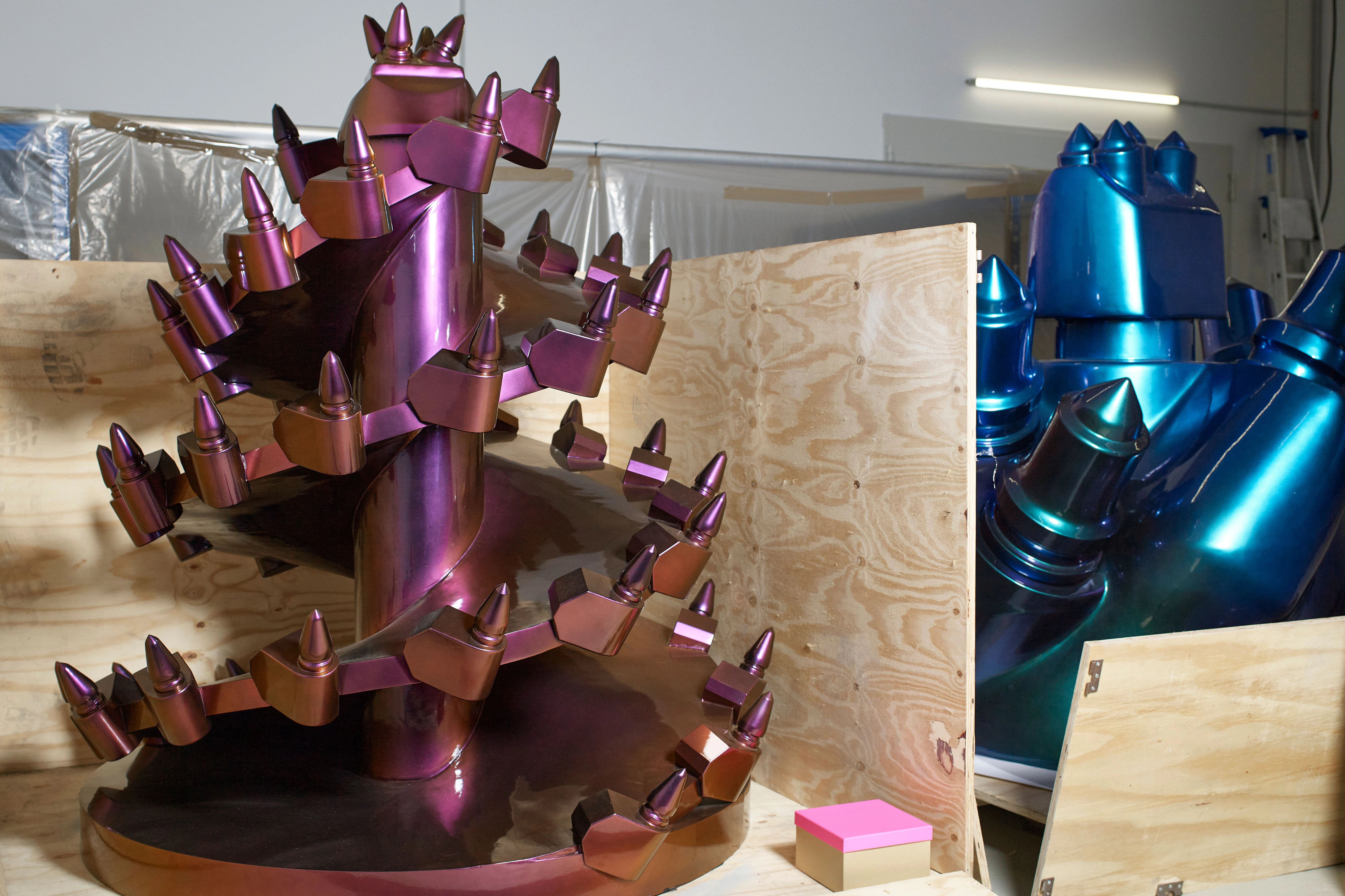 Sculptures from Alien Technology: The tops represent drill heads from oil production.