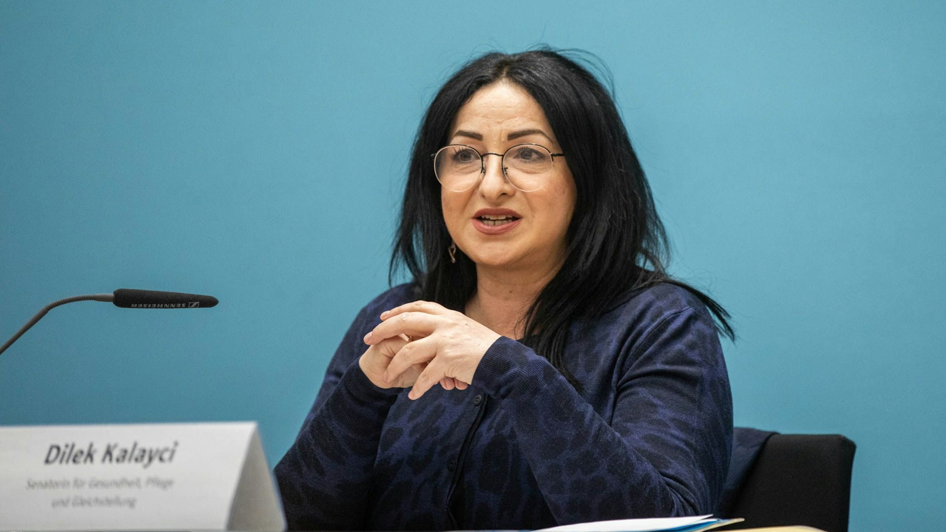 Gesundheitssenatorin Dilek Kalayci: „Berlin kann Impfen, Berlin kann Party.“ Mit Partys will sie junge Berliner in die Impfzentren locken.