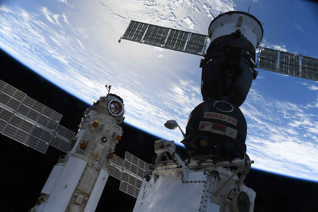 Nach anfänglicher Panne: Kosmonauten betreten neues ISS-Labor