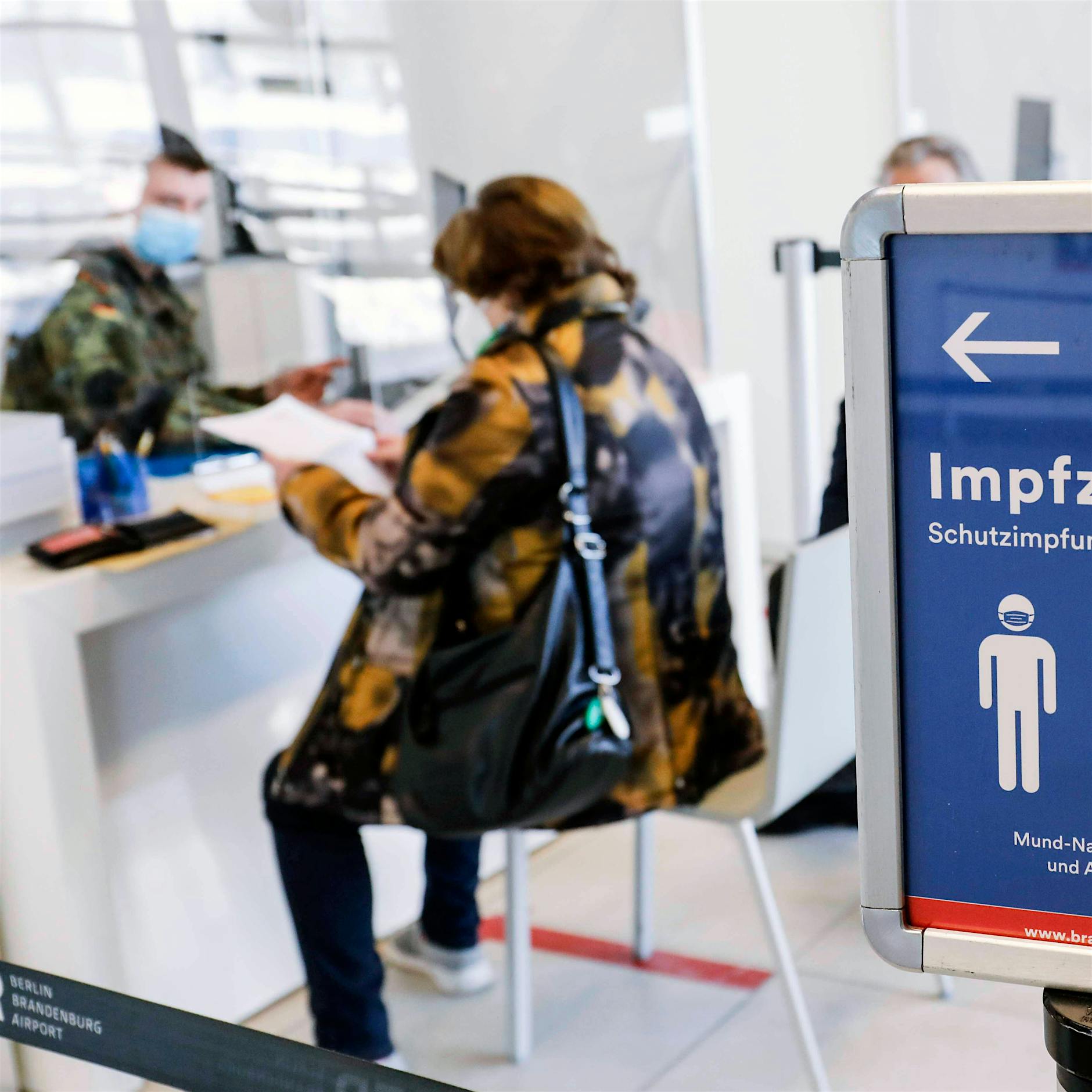 Brandenburg: Viele Landkreise übernehmen Impfzentren