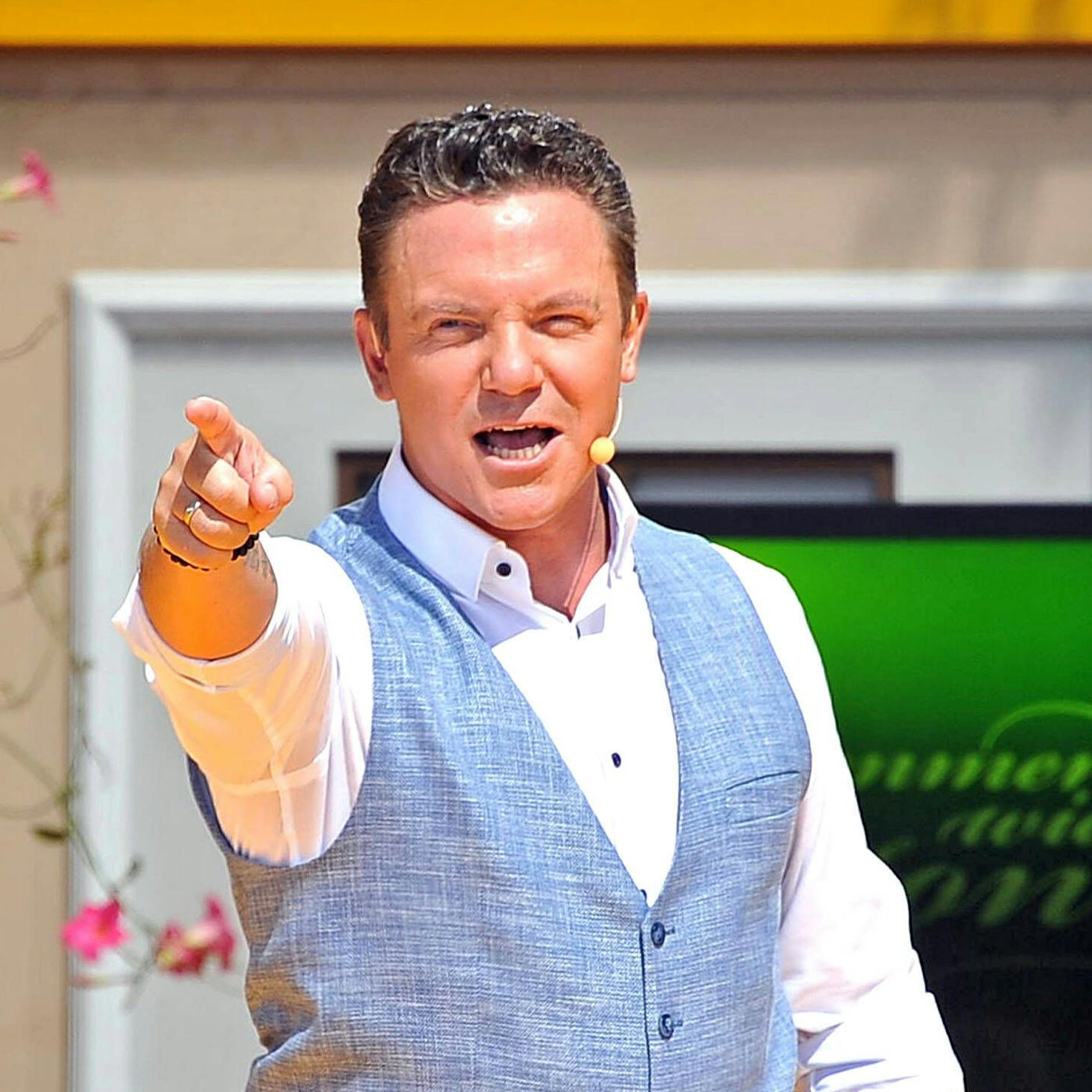 Misslungener Witz bei „Immer wieder sonntags“? TV-Zuschauer gehen mit Schlager-Star Stefan Mross hart ins Gericht