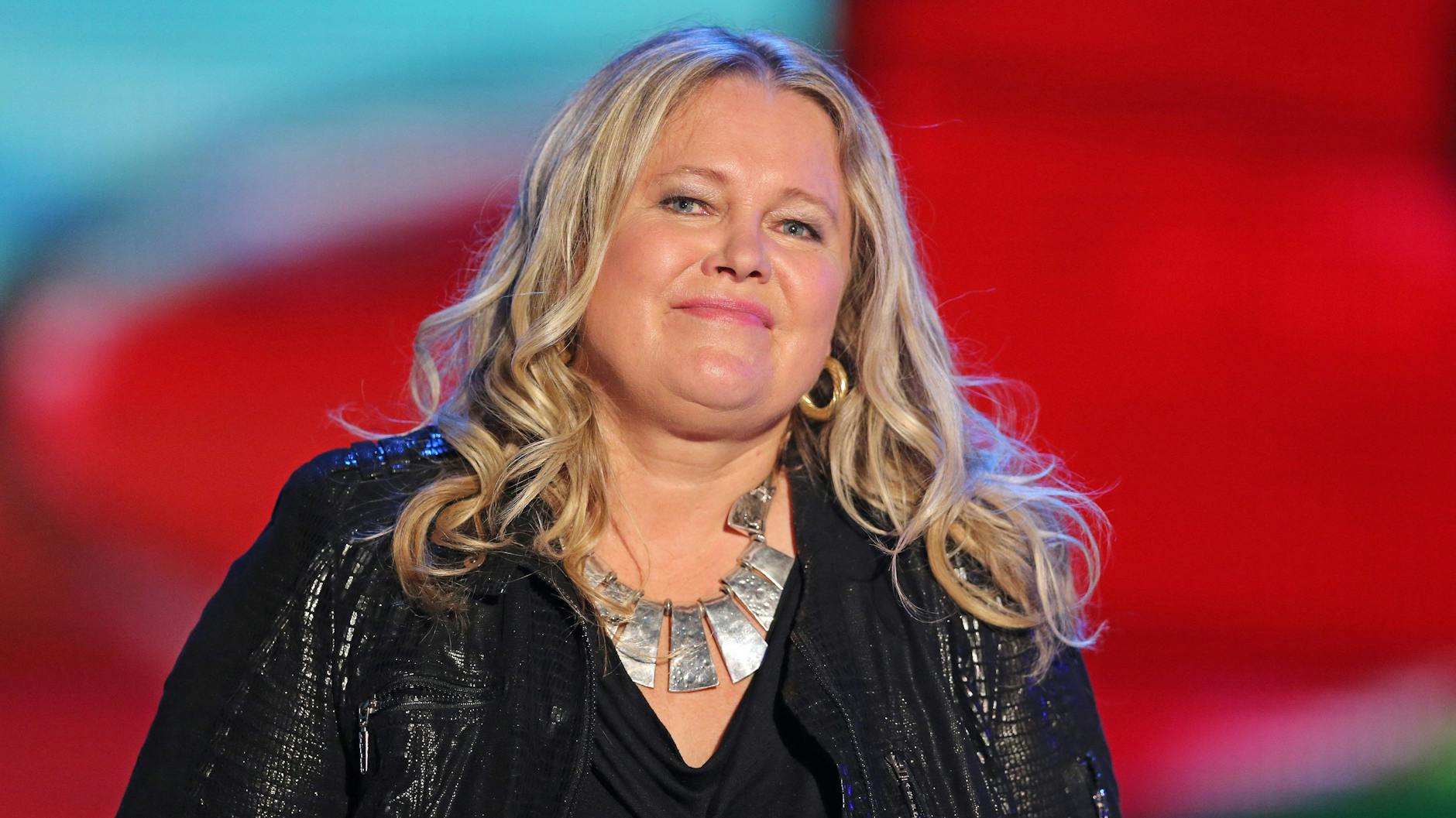 Sängerin Anita Hegerland tritt noch immer in Deutschland auf, hier ist sie 2016 bei der Generalprobe zur Show „Stefanie Hertel - Meine Stars“ in Zwickau zu sehen. 