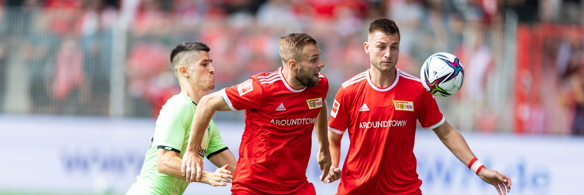 Wollen den Laden hinten dicht machen: Tymoteusz Puchacz (M.) und Robin Knoche.