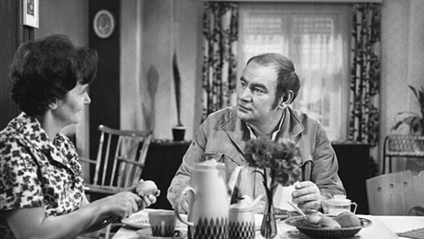 „Die Lindstedts“ mit Helga Raumer und Günter Grabbert waren 1976 zu Gast in ostdeutschen Wohnzimmern.