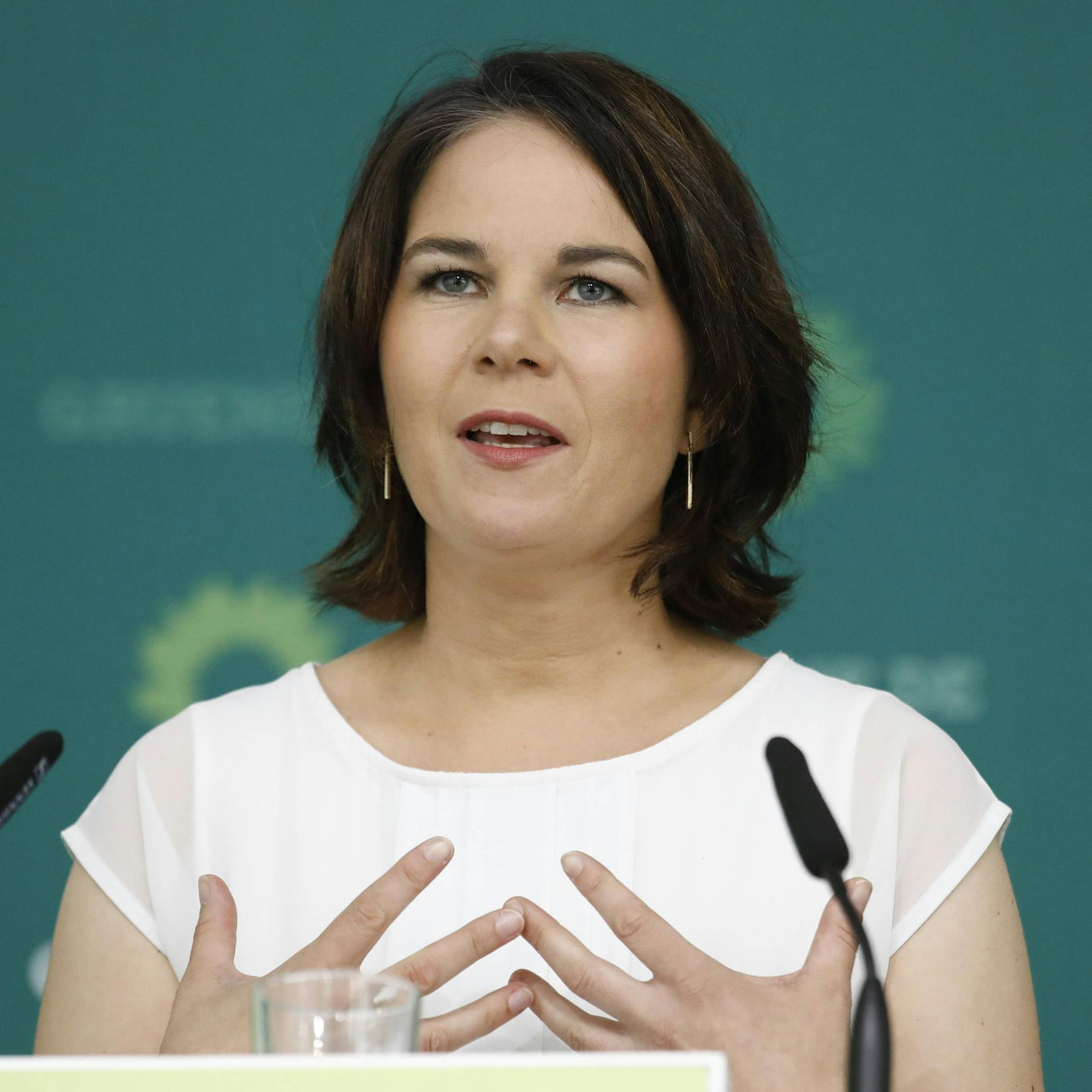 Nötig oder übertrieben? Annalena Baerbock fordert Gender-Sprache in deutschen Gesetzen!