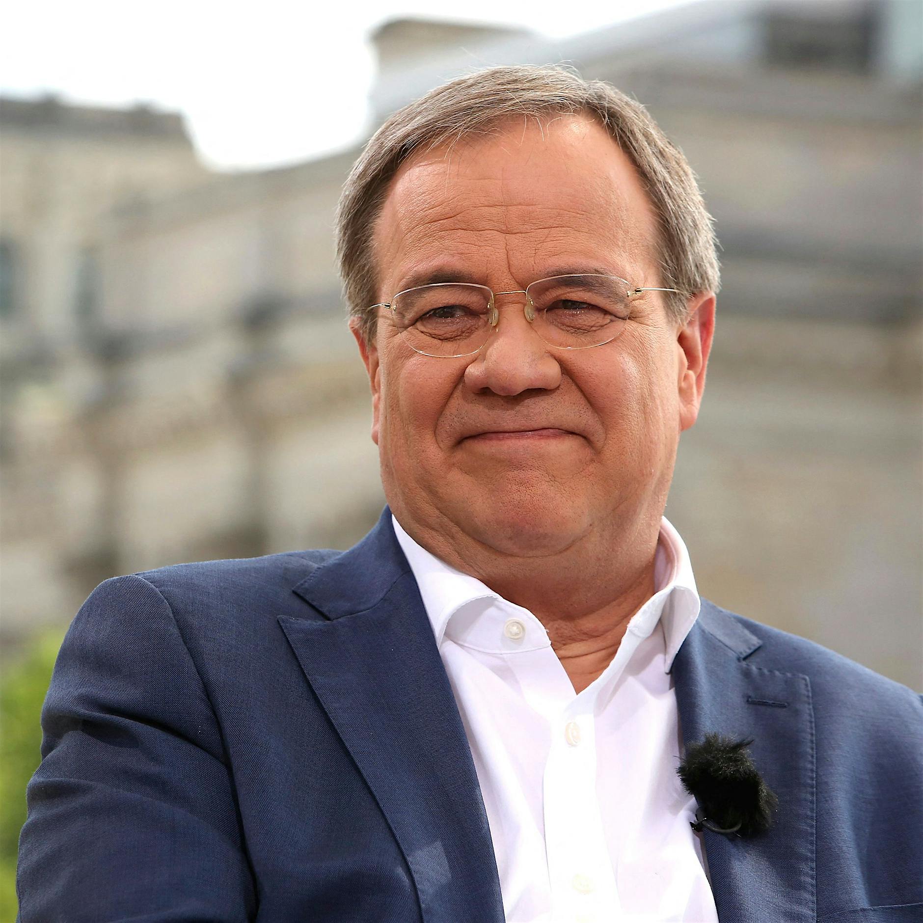 Sinkende Umfragewerte für CDU-Chef – Seehofer: „Laschet wird Kanzler“