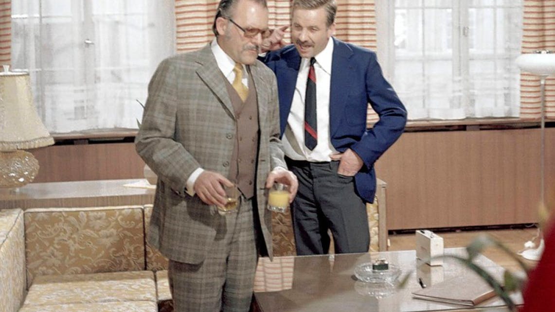 Das unsichtbare Visier: Armin Mieller-Stahl (re.) spielte in dieser Serie die Hauptrolle, die in Zusammenarbeit mit der Stasi entstand.