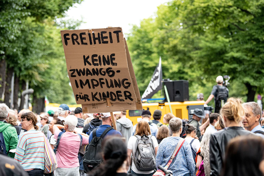 Gründungsmitglied der Partei „Die Basis“ stirbt bei Festnahme in Berlin