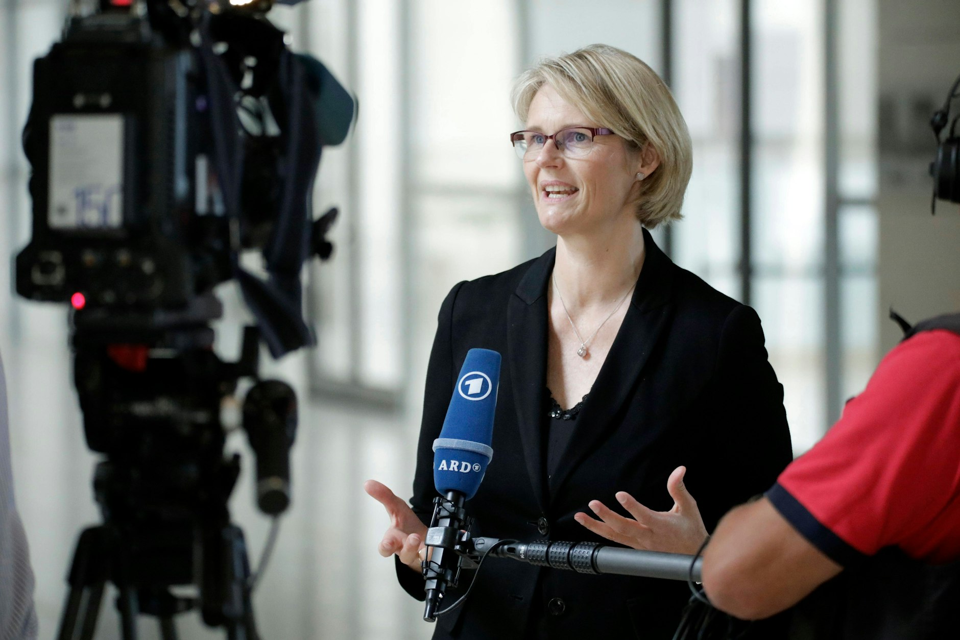Bildungsministerin Anja Karliczek plädiert für die finanzielle Unterstützung einer Zweitausbildung.