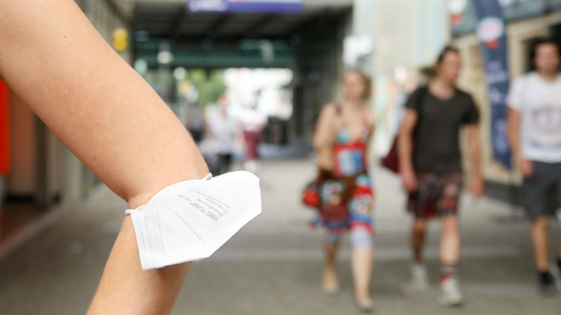 Die Delta-Variante ist noch ansteckender als das ursprüngliche Coronavirus - wie schützt man sich davor?