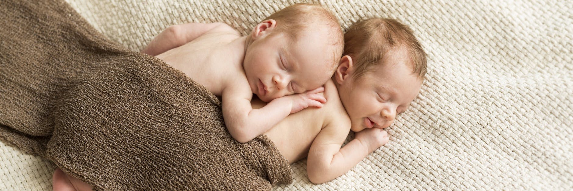 Wer auf Nachwuchs wartet, sucht oft lange nach dem passenden Namen. Doch auch Babynamen folgen Trends.