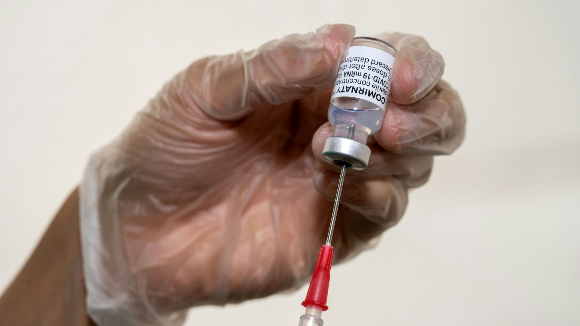 Verbandspräsident Fischbach erklärt: „Das Risiko von Nebenwirkungen ist extrem gering“.