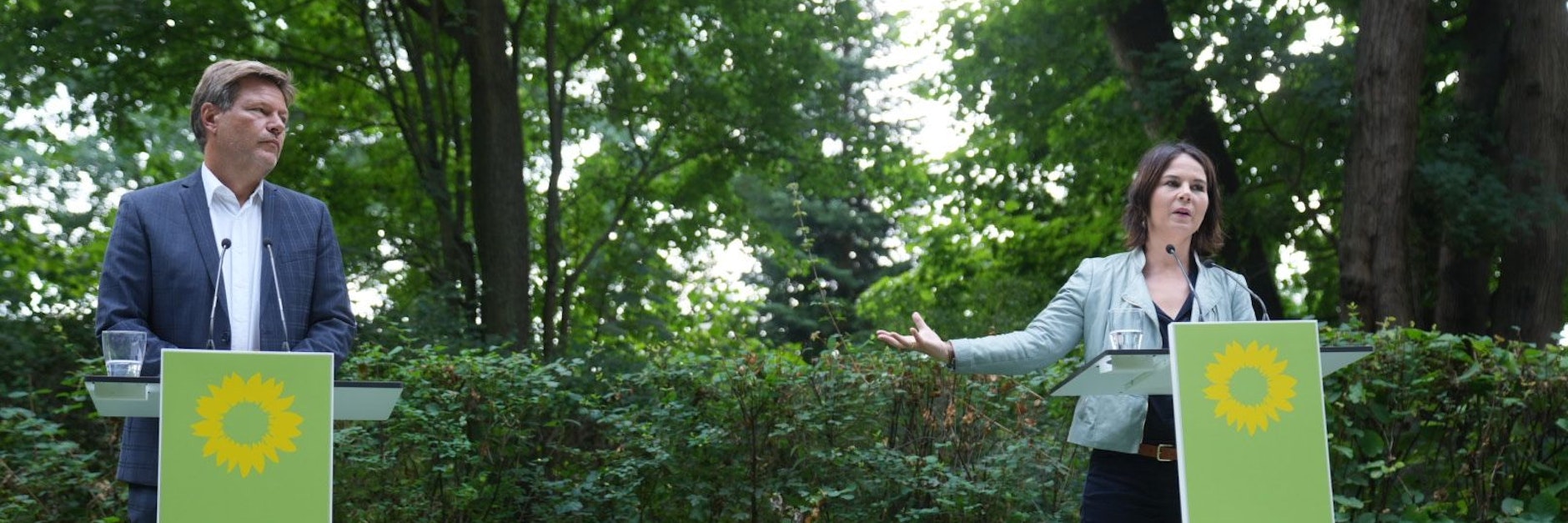 Robert Habeck und Annalena Baerbock präsentierten in Biesenthal bei Berlin ihr „Klimaschutz-Sofortprogramm“.