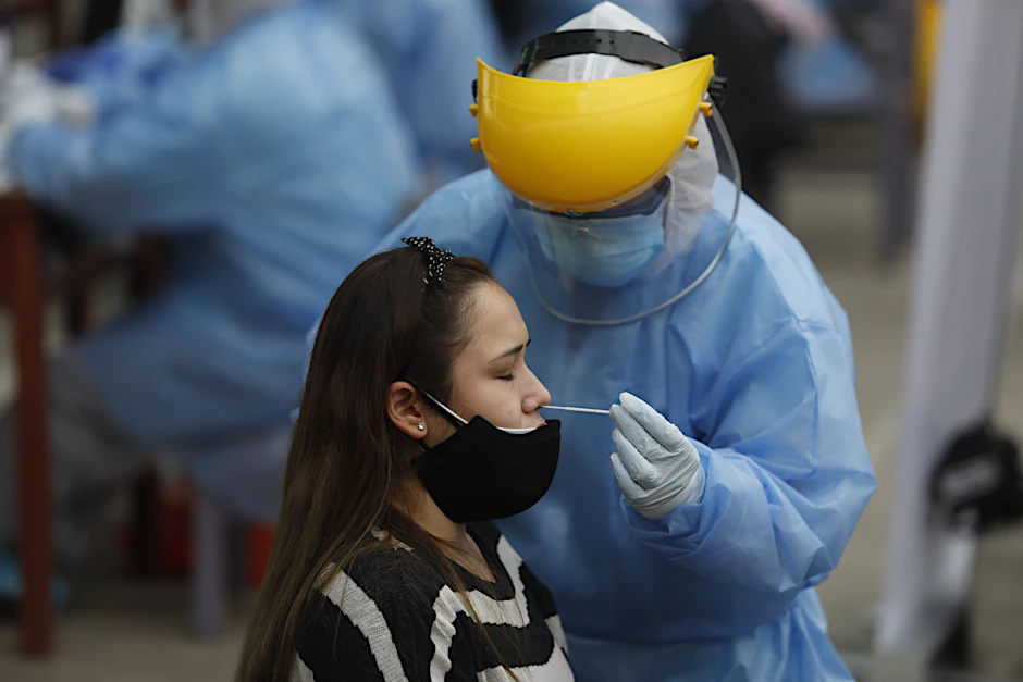 Corona-Test in Lima: In Peru hat sich die Lambda-Variante des Coronavirus ausgebreitet.
