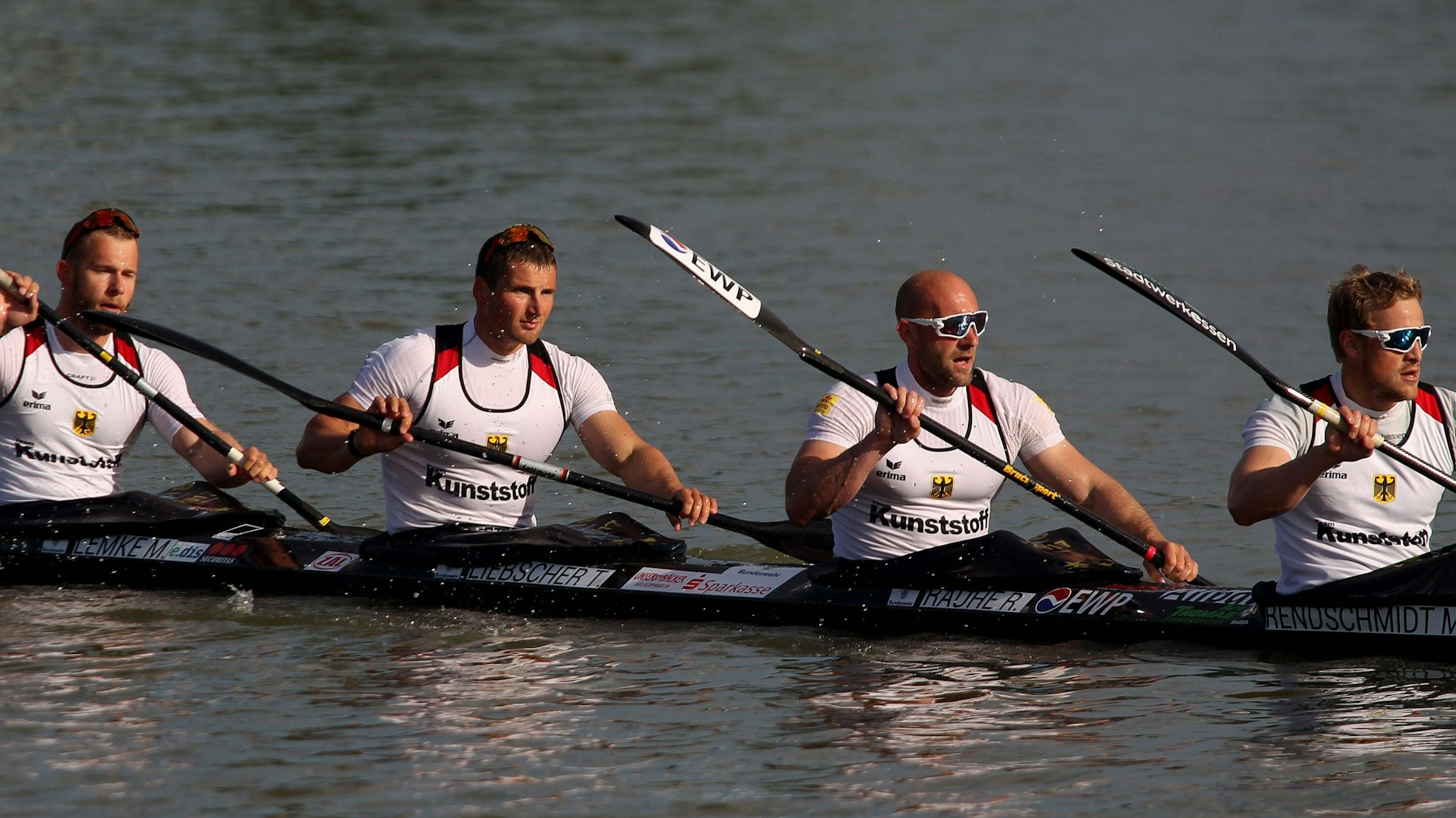 Nach vier olympischen Medaillen peilt Ronald Rauhe (2. v. r.) den Olympiasieg mit den Kollegen im Vierer an.