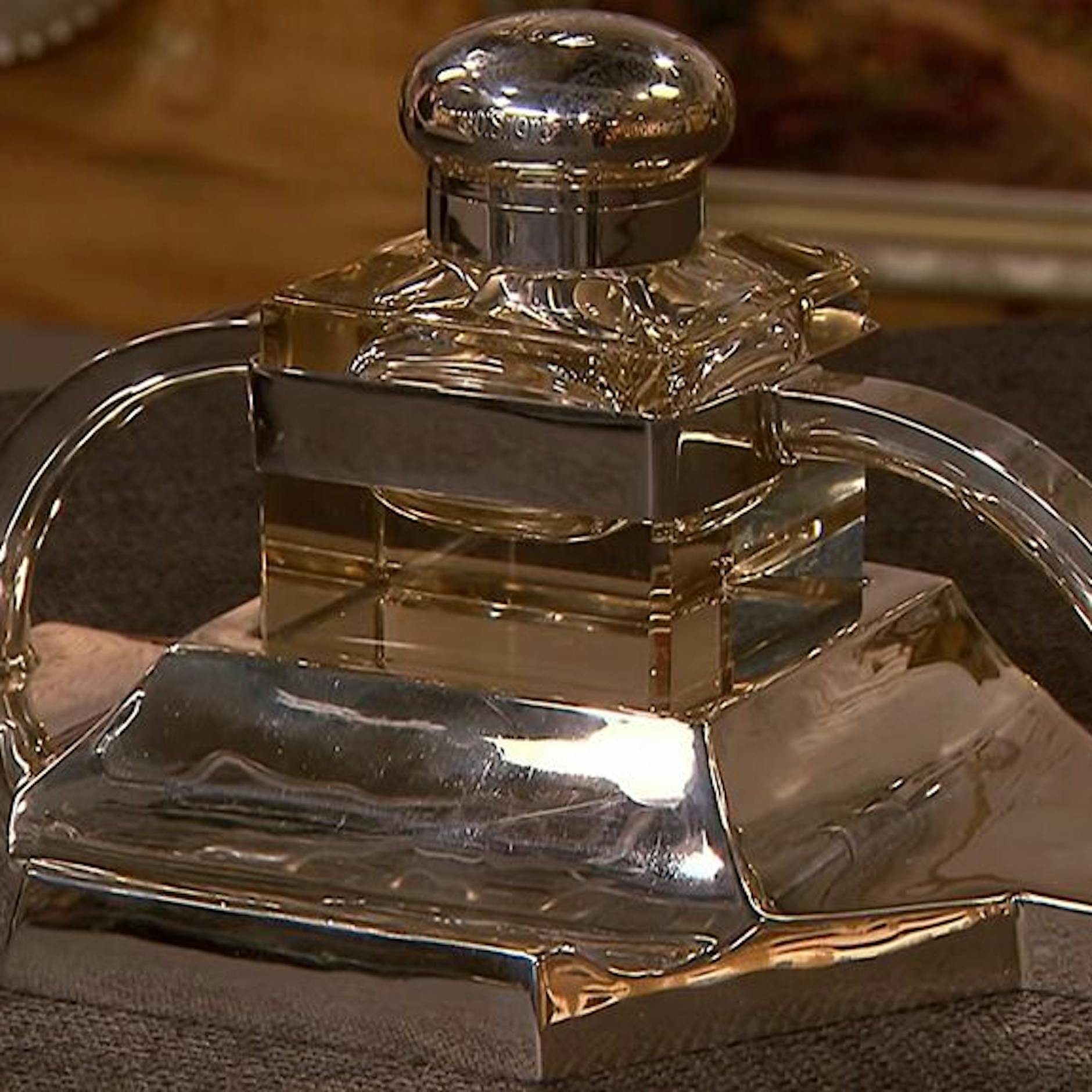 Wahnsinn bei „Bares für Rares“: DARUM zahlt Walter „Waldi“ Lehnertz diese astronomische Summe für ein Tintenfass!