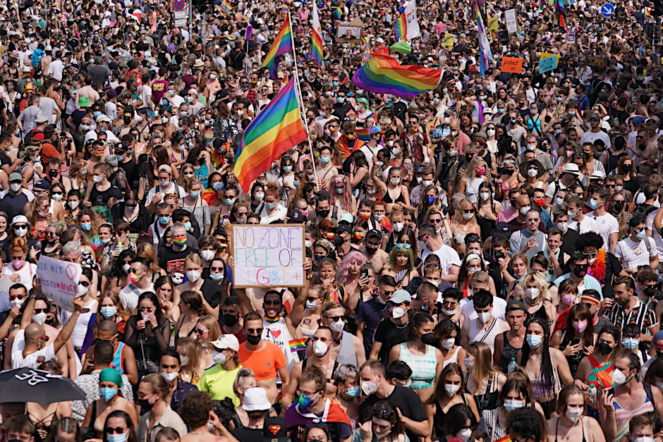 Der Christopher Street Day in Berlin. Eine Mehrheit der Deutschen hielte es für richtig, wenn künftig nur Geimpfte an solchen Massenveranstaltungen teilnehmen dürften.