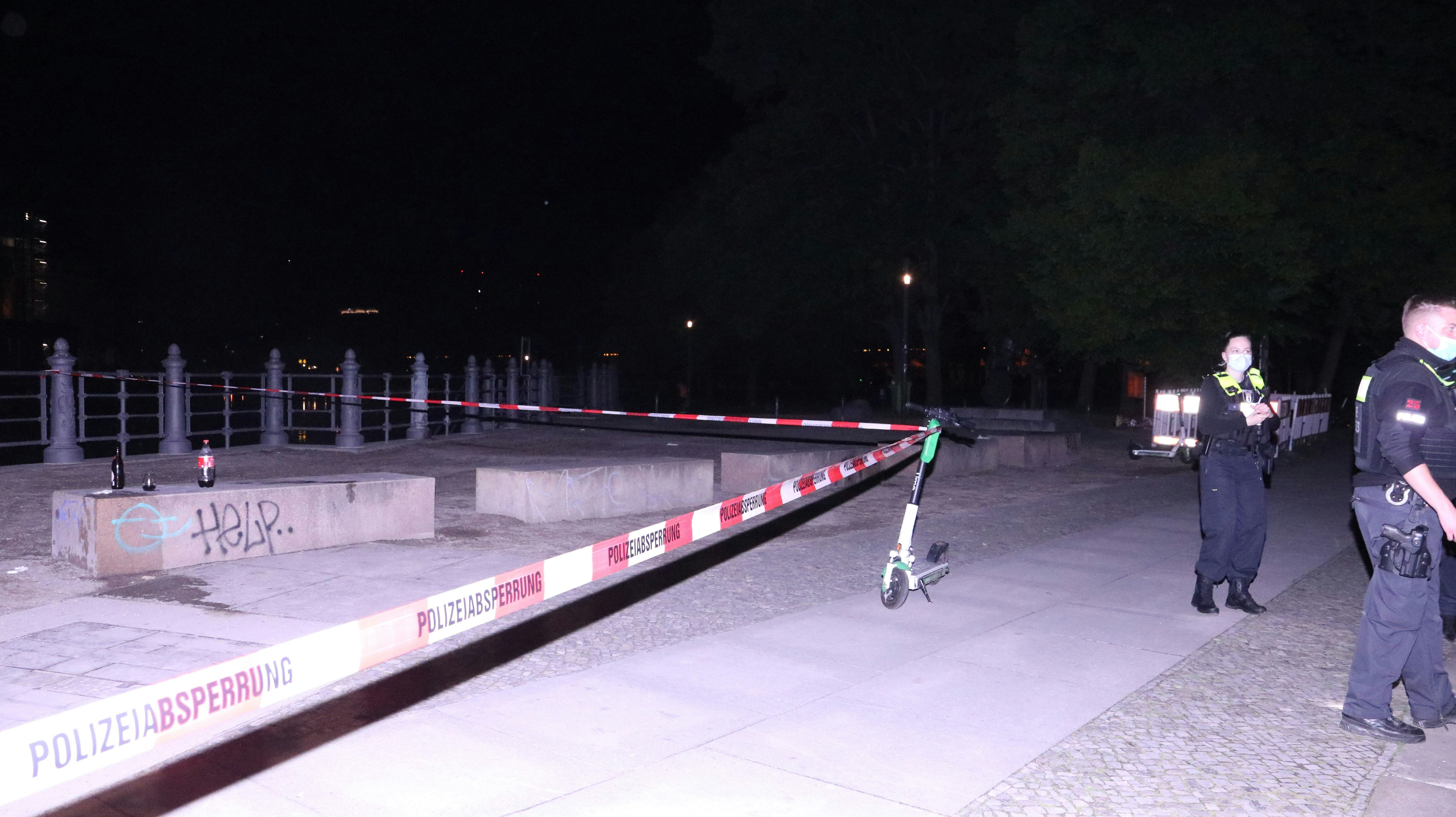 Messerstechereien, Flaschenwürfe, Festnahmen: Berliner Bezirk macht James-Simon-Park nach Gewaltexzess abends dicht - Vimarsana News