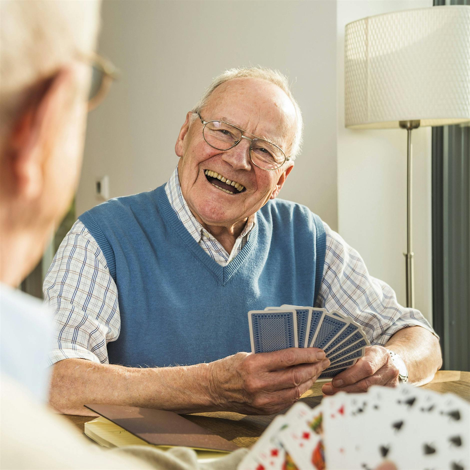 Studie: Männer haben es im Alter besser als Frauen