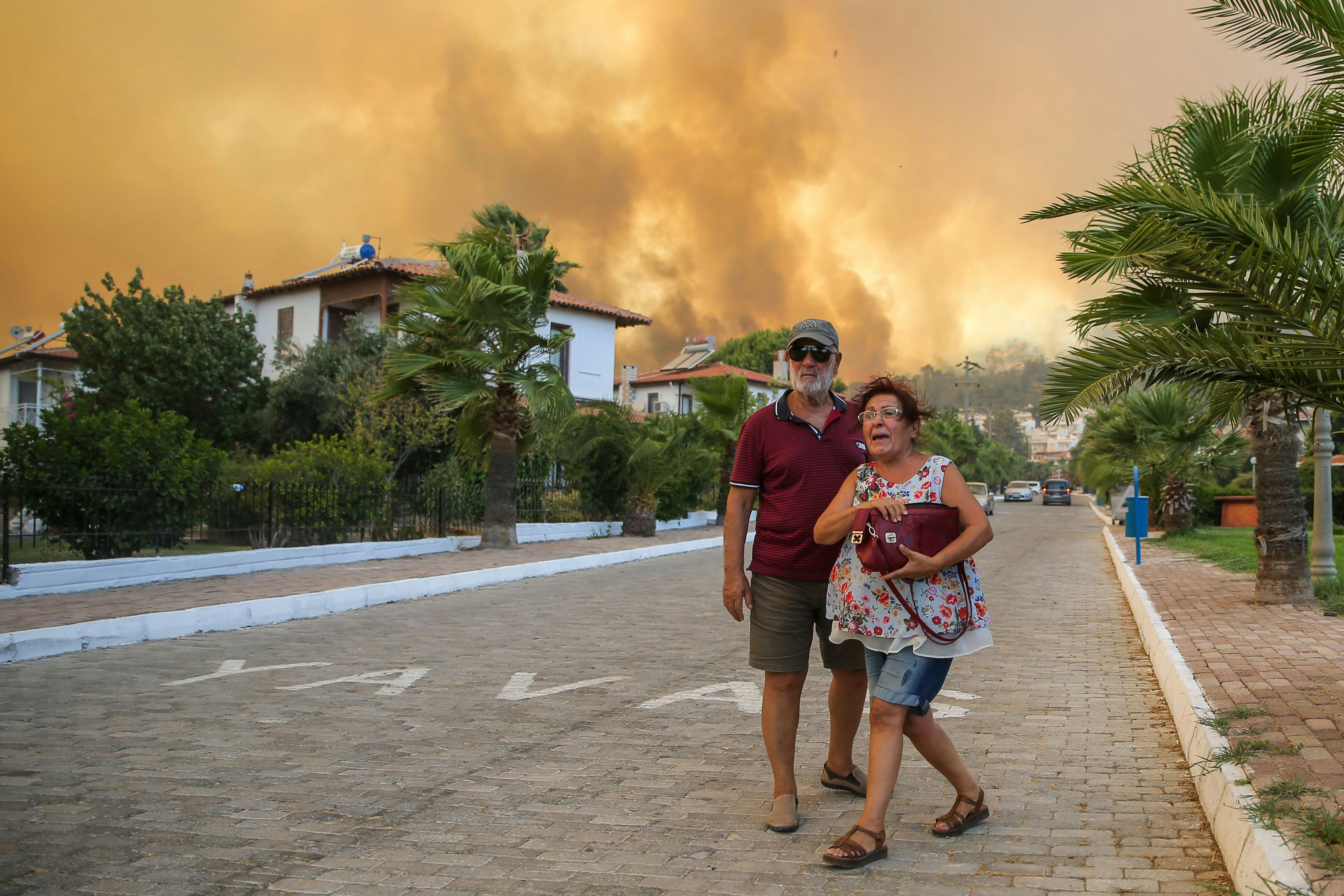 Feuer in Türkei, Italien und Griechenland: Kann ich als Pauschal-Urlauber meine Reise jetzt stornieren? - Vimarsana News