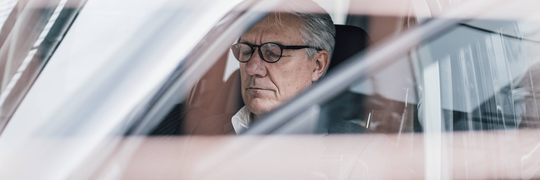 Noch fit für den Straßenverkehr? Ältere sollen zum regelmäßigen Check, fordert die Dekra. 