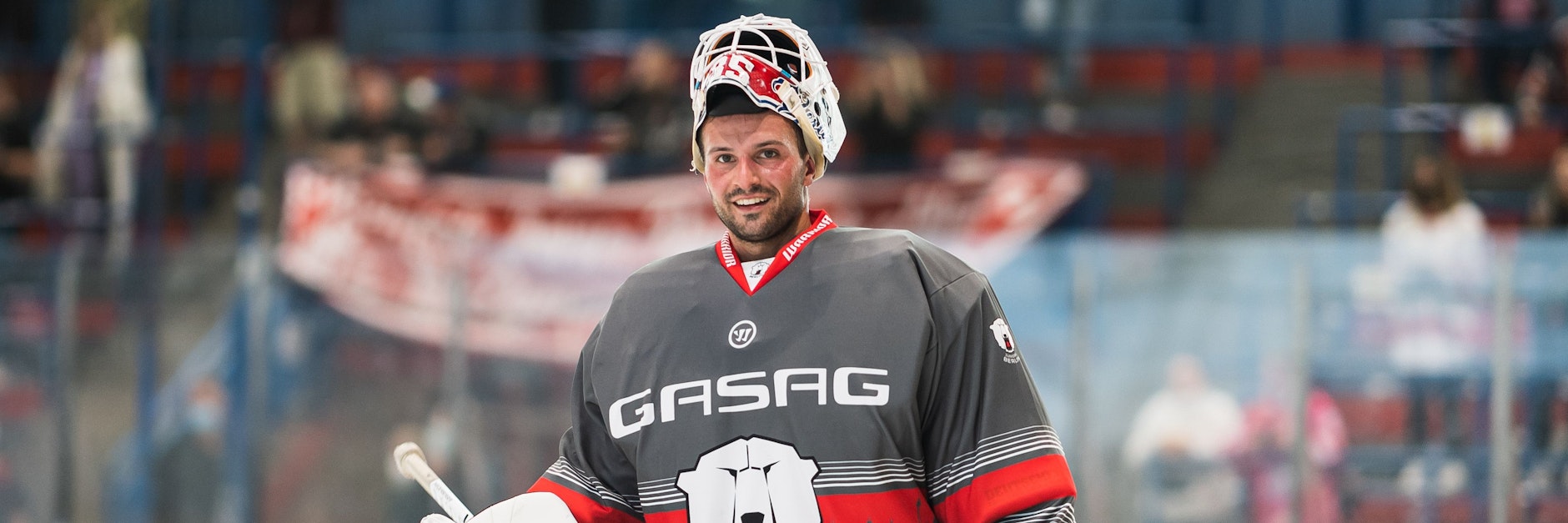 EHC-Keeper Mathias Niederberger fühlte sich beim ersten Training fast wie in einem Spiel.